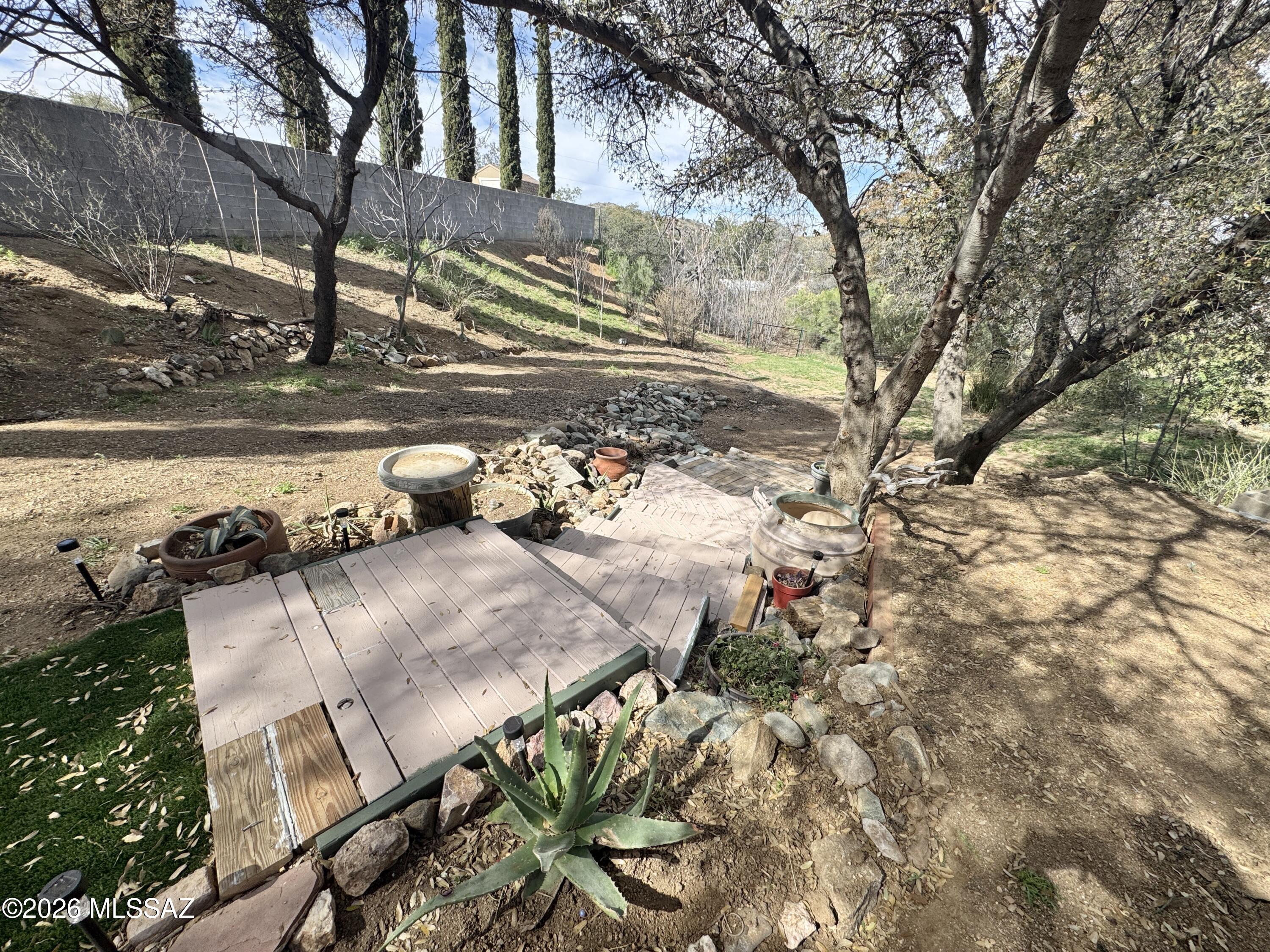 660 W Linda Vista Road