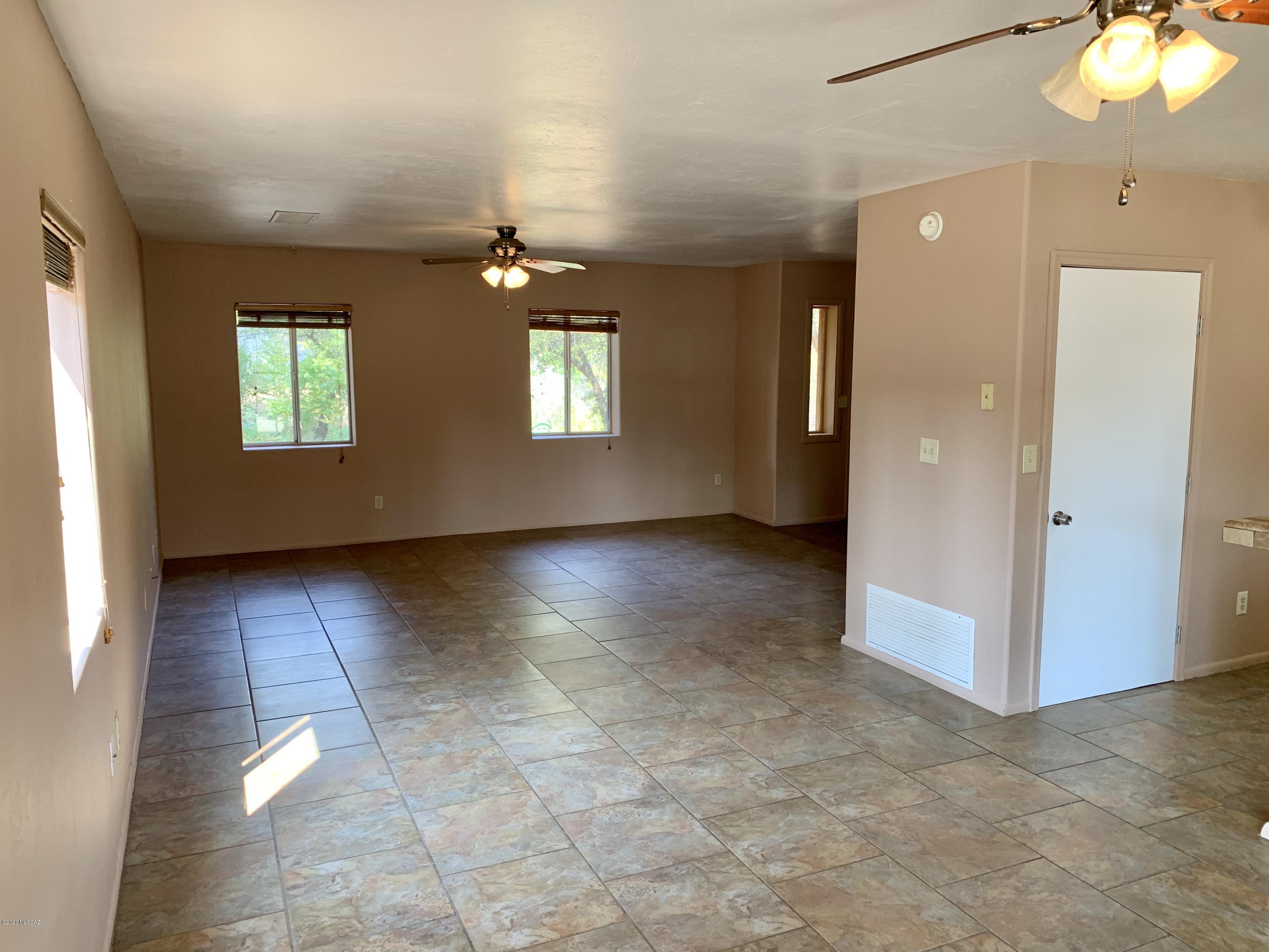 660 W Linda Vista Road