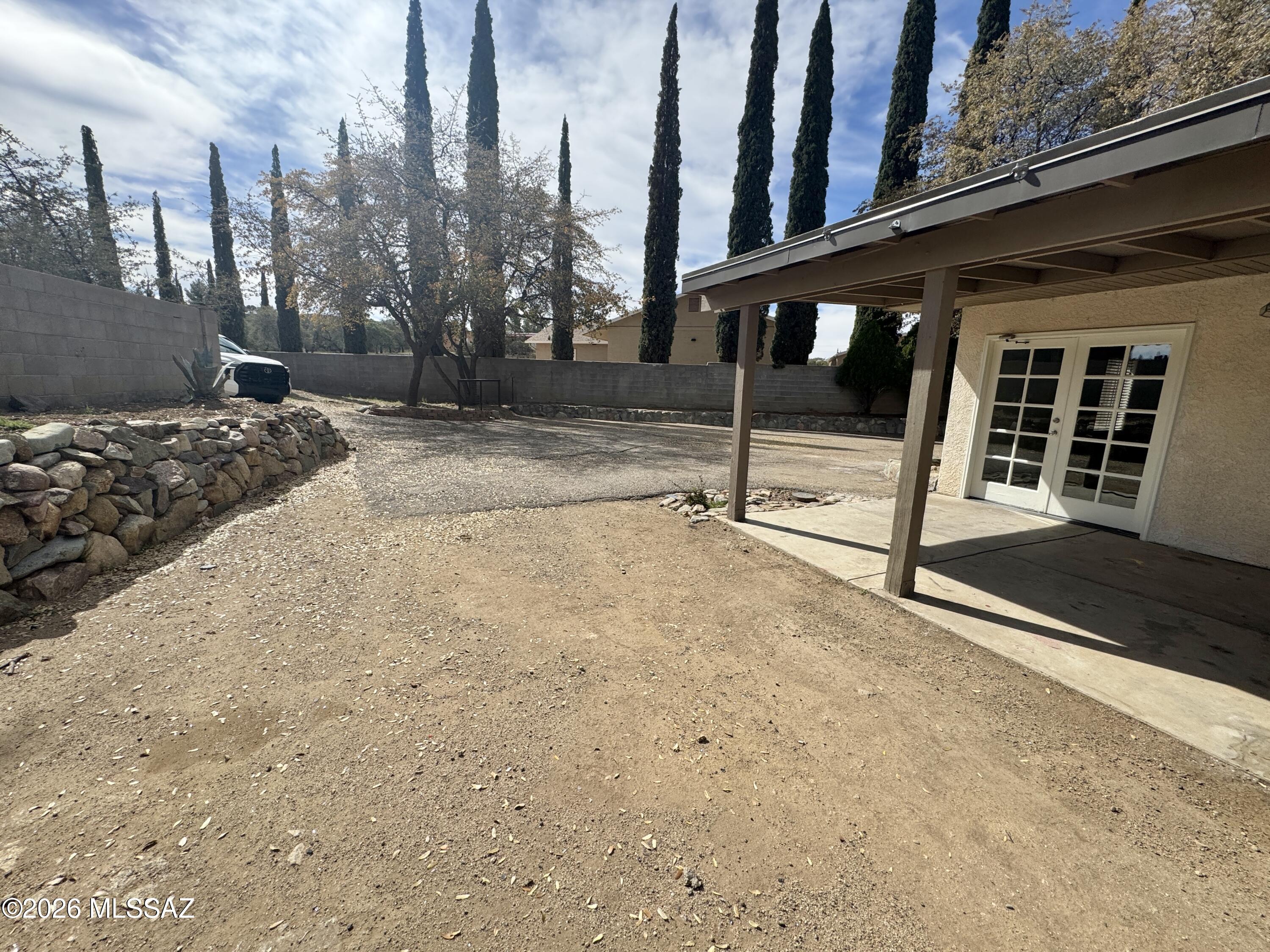 660 W Linda Vista Road