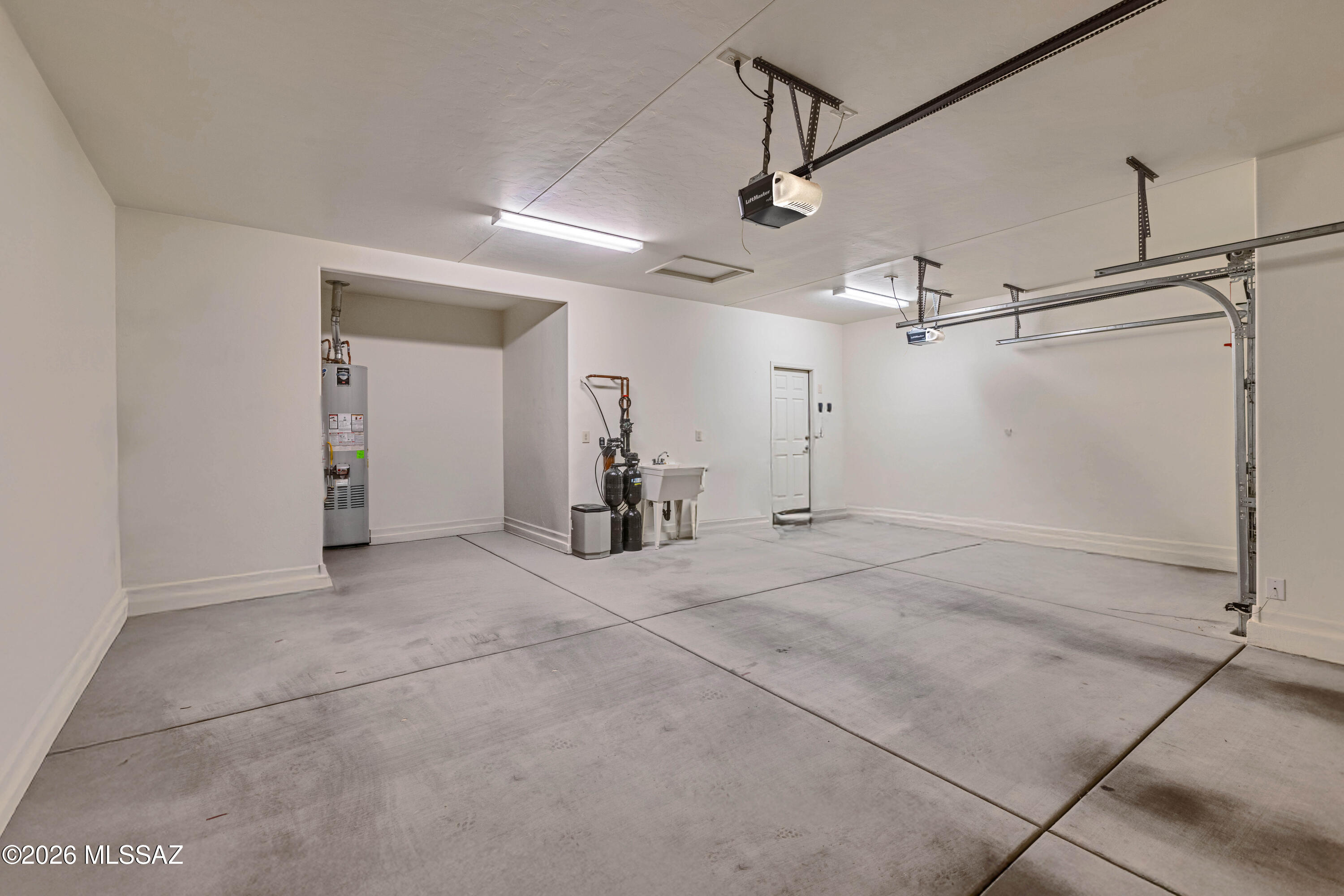 60437 E Arroyo Vista Drive