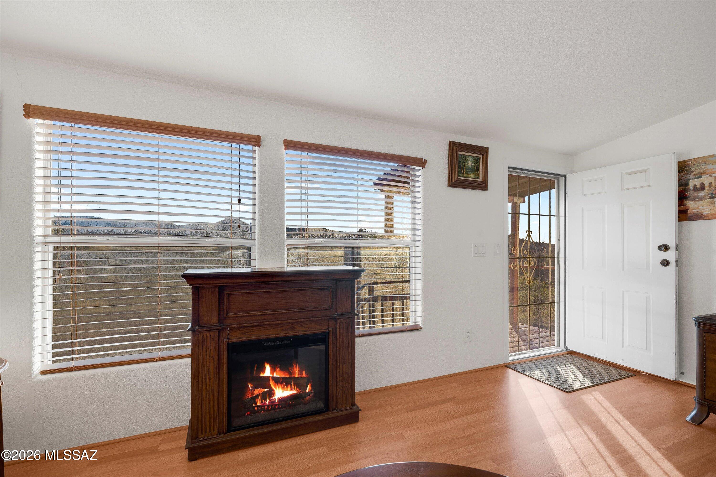 978 N White Oak Place