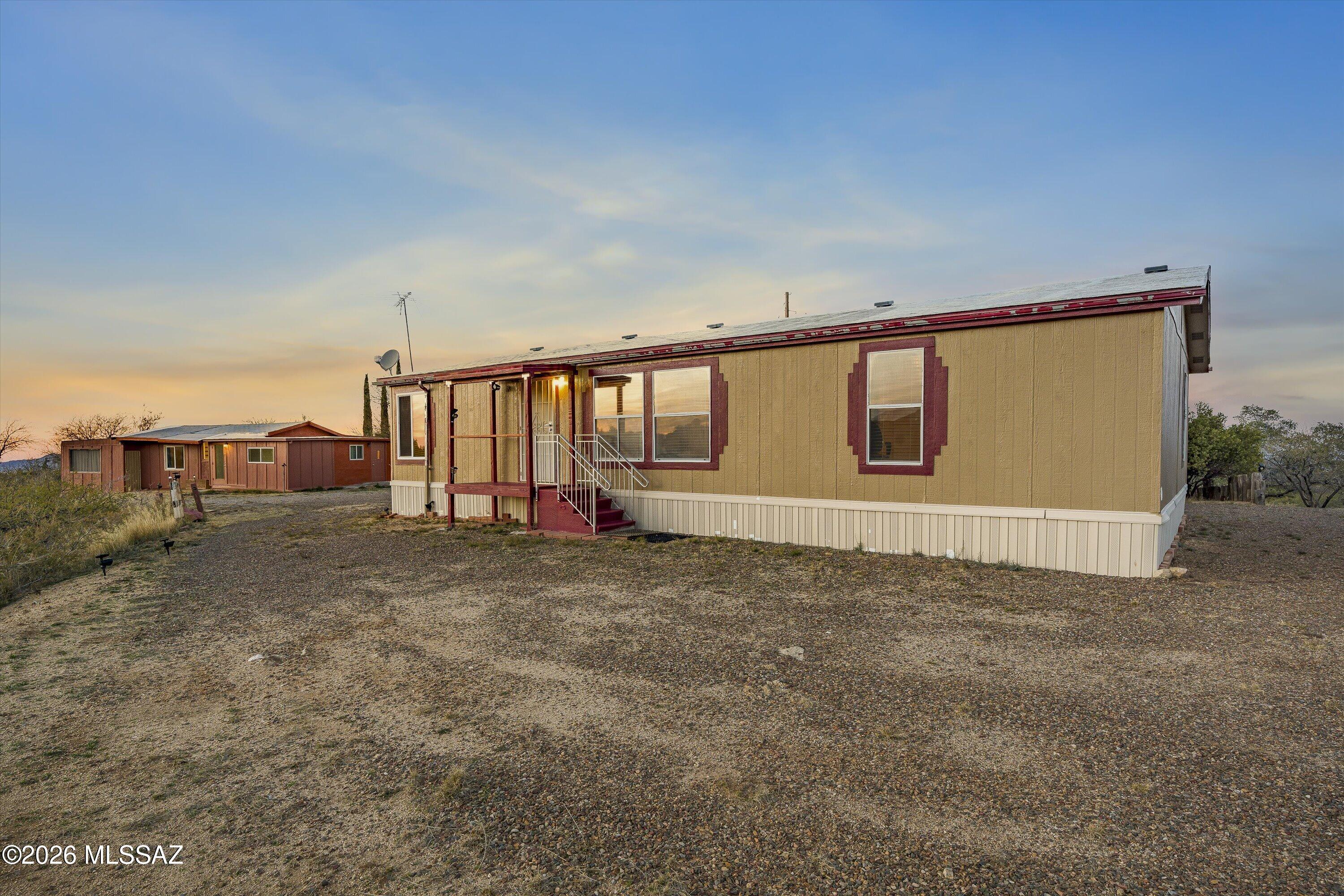 978 N White Oak Place