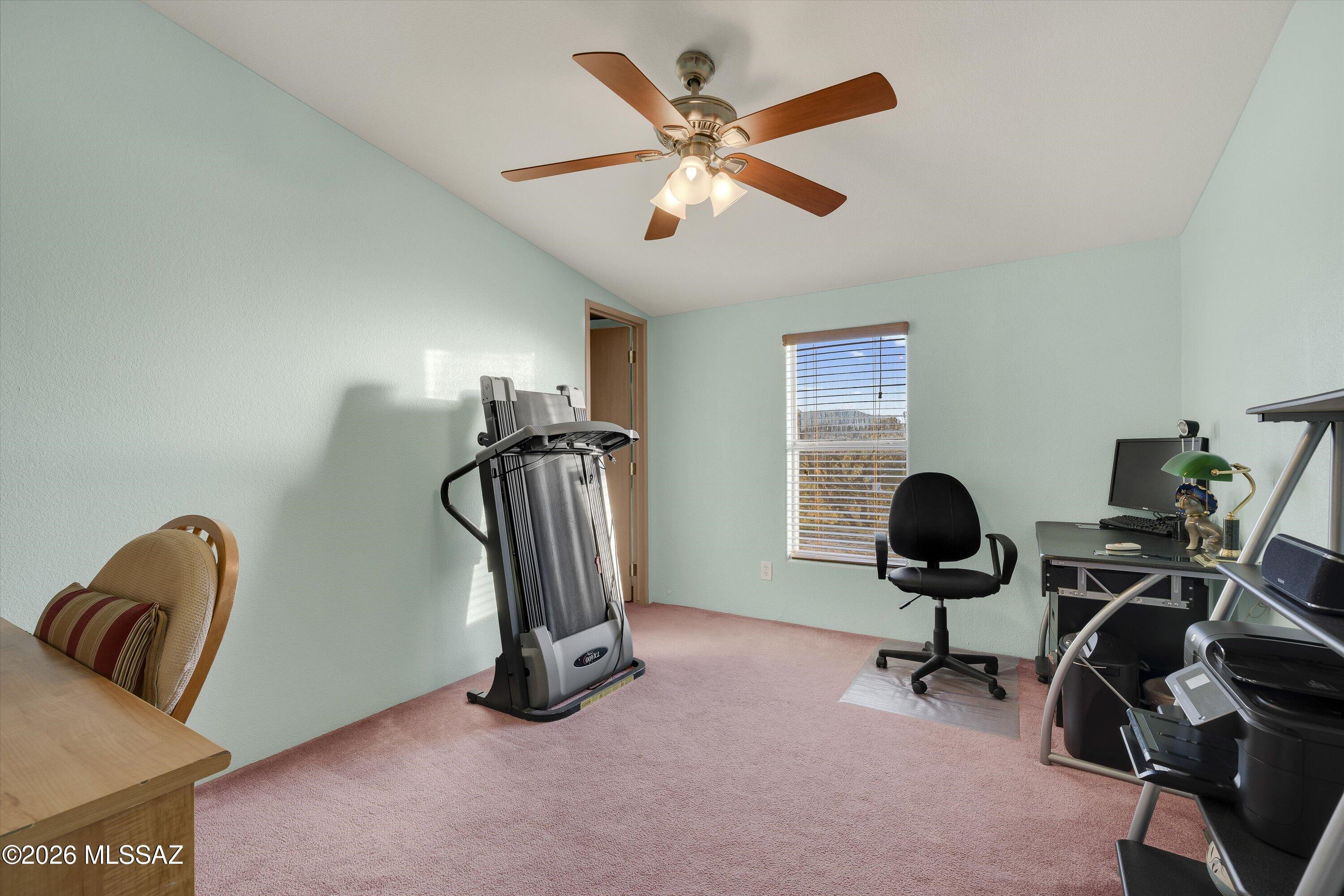 978 N White Oak Place