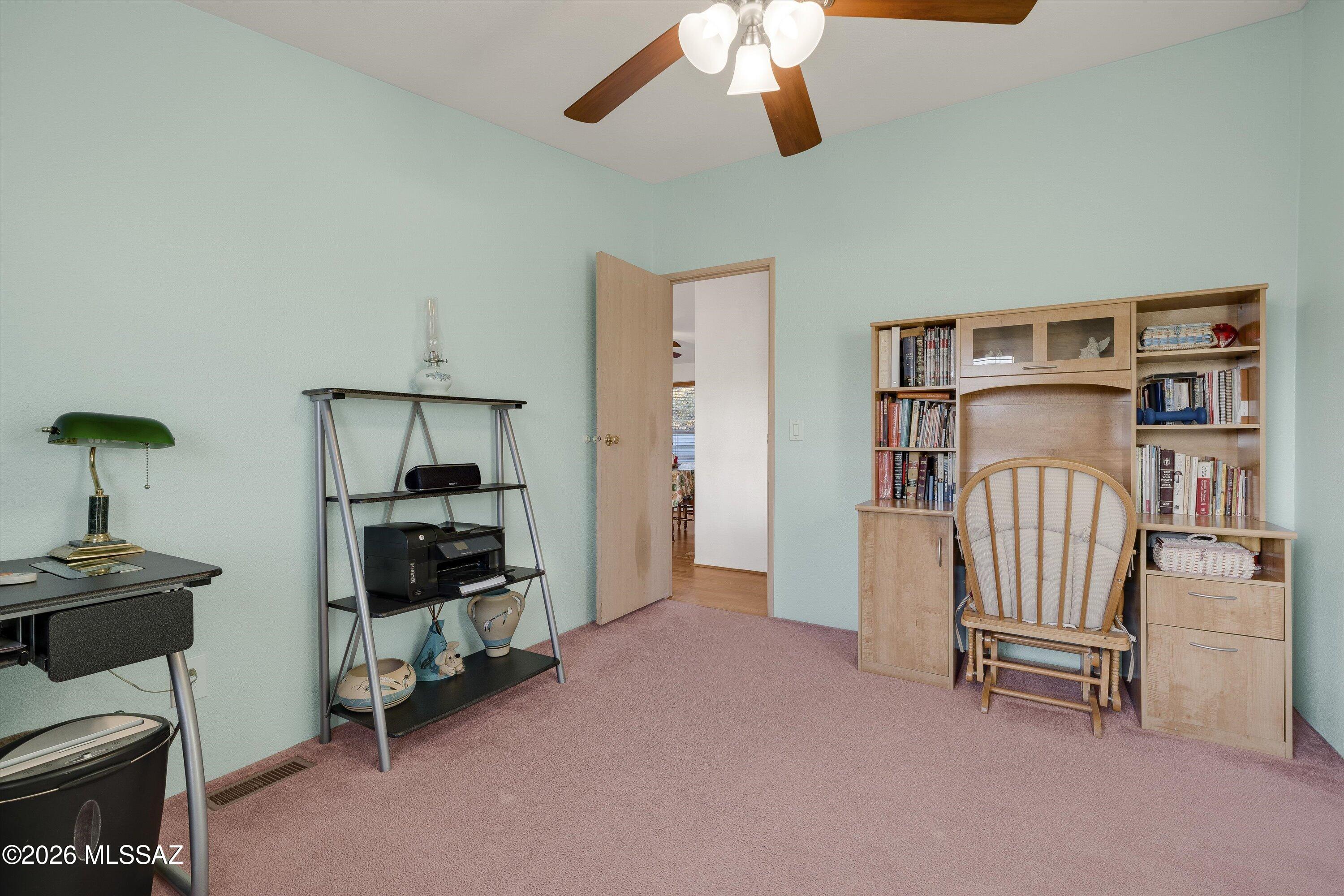 978 N White Oak Place