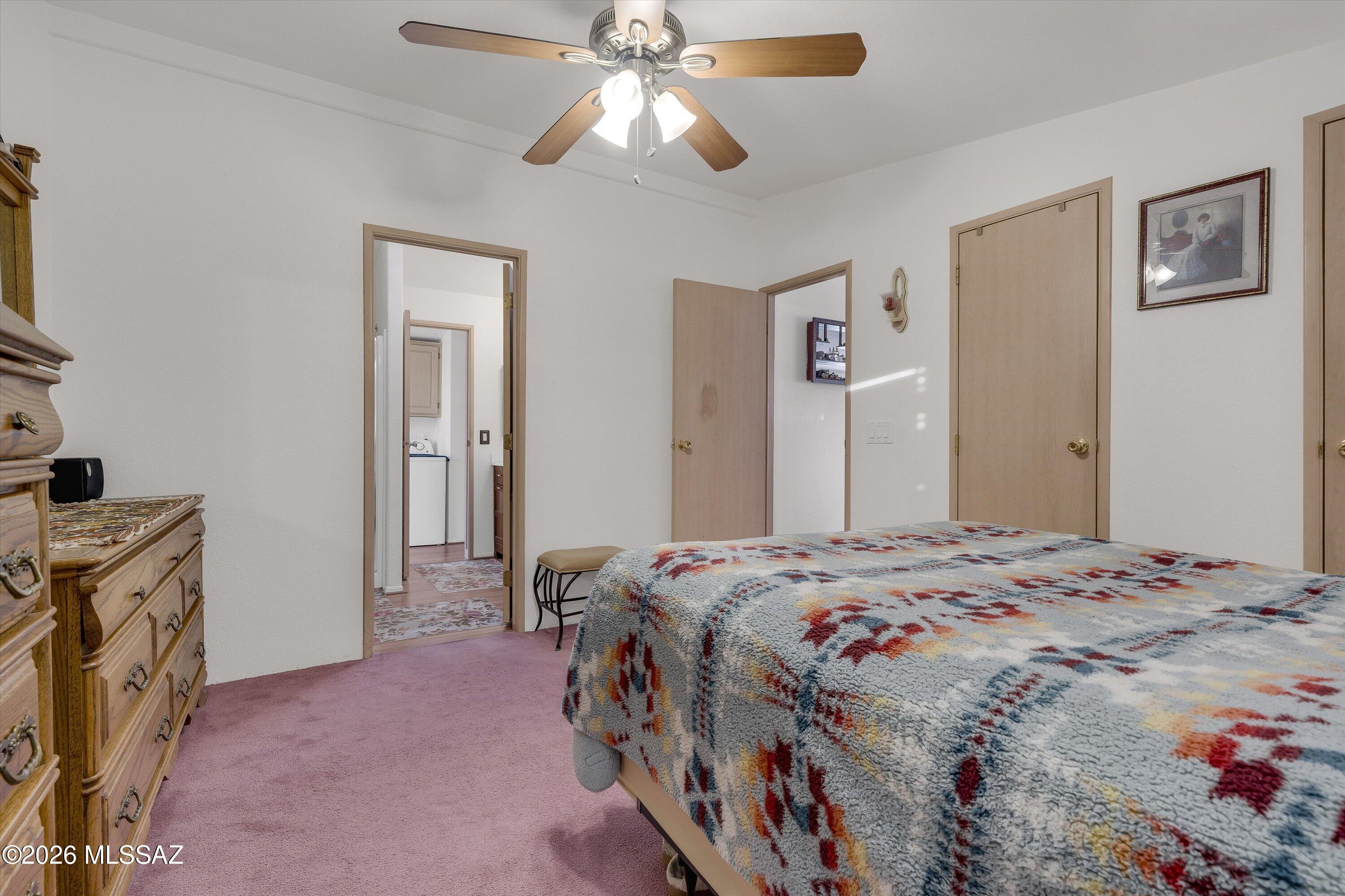 978 N White Oak Place