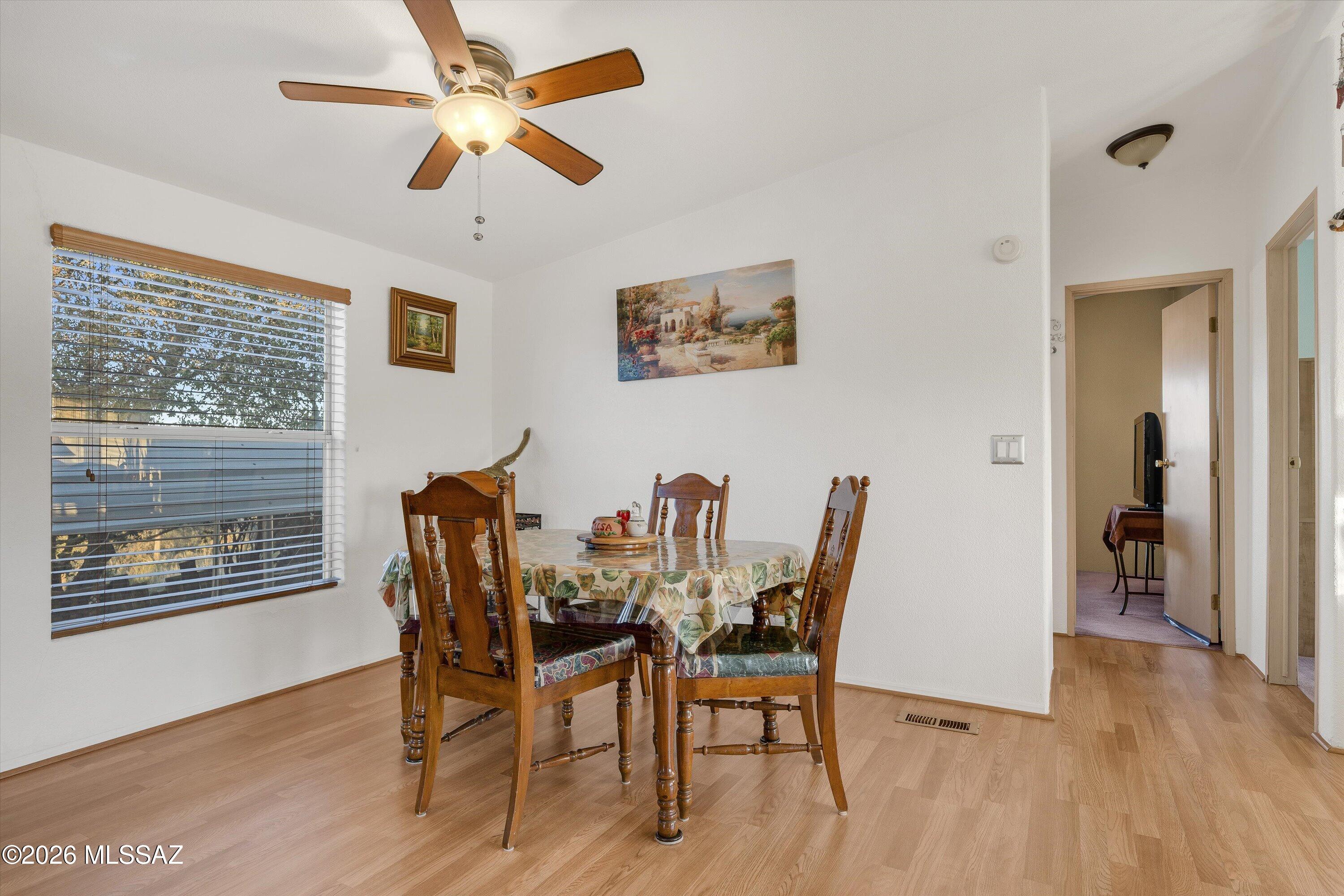 978 N White Oak Place