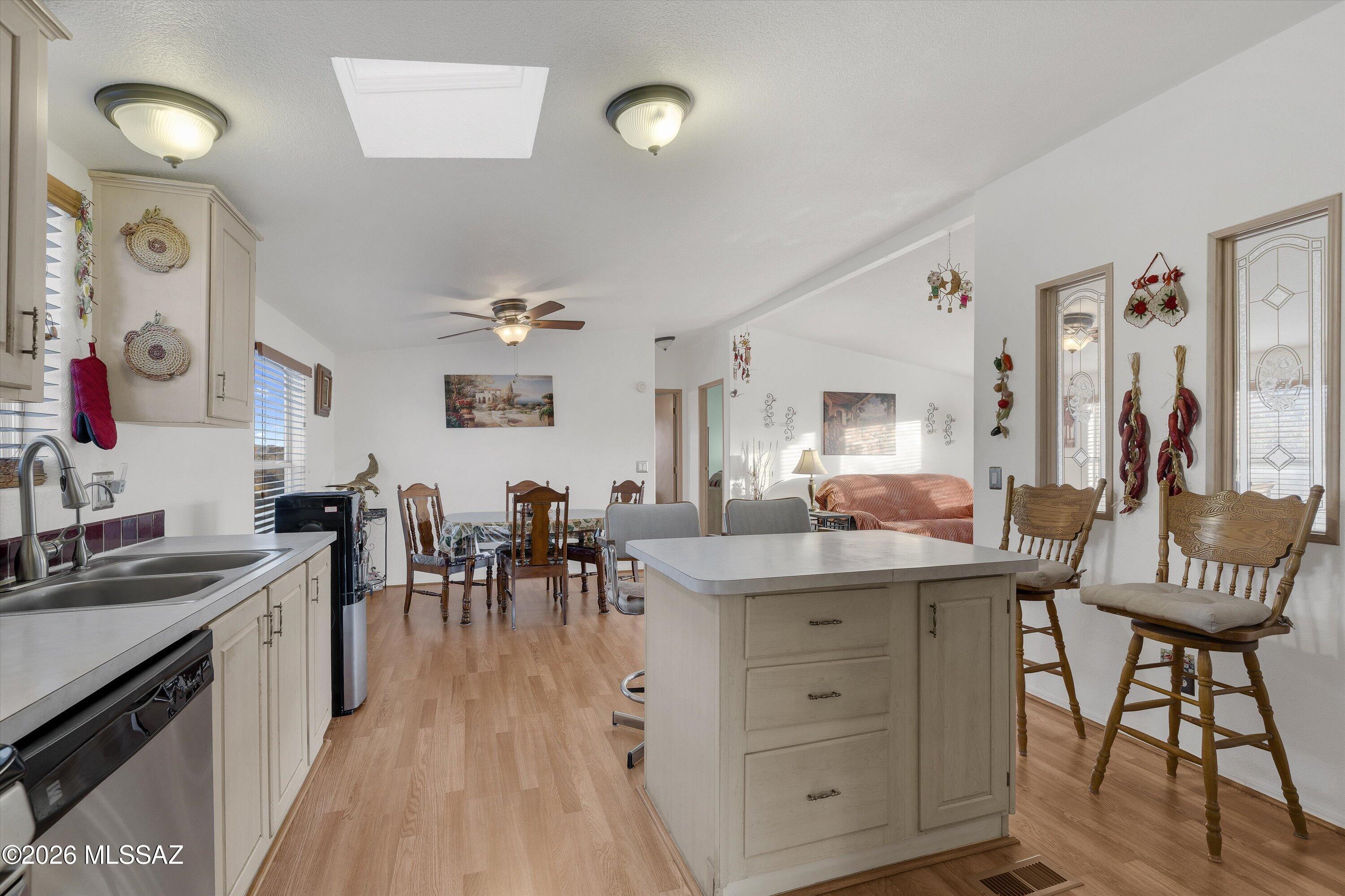 978 N White Oak Place