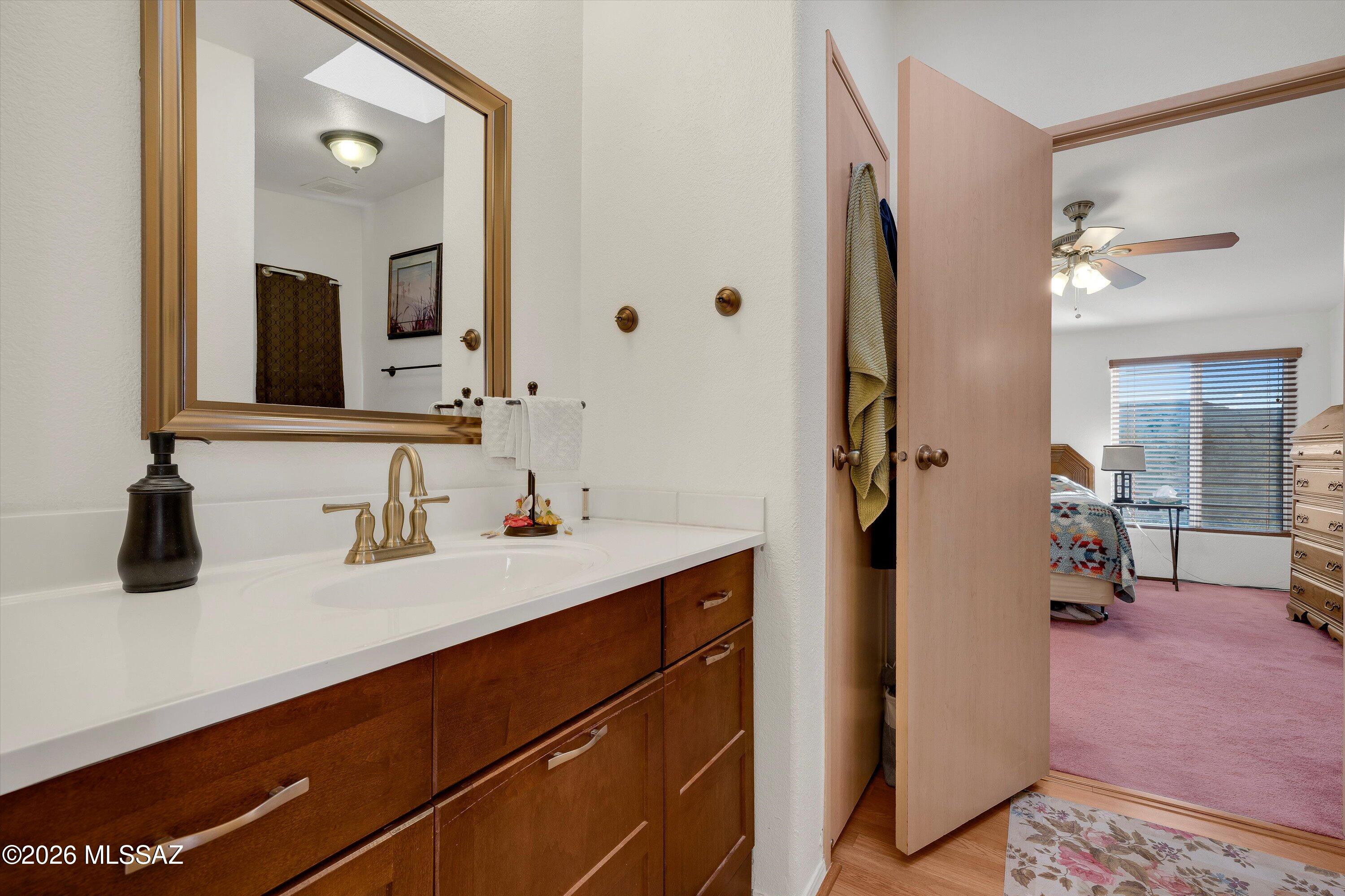 978 N White Oak Place