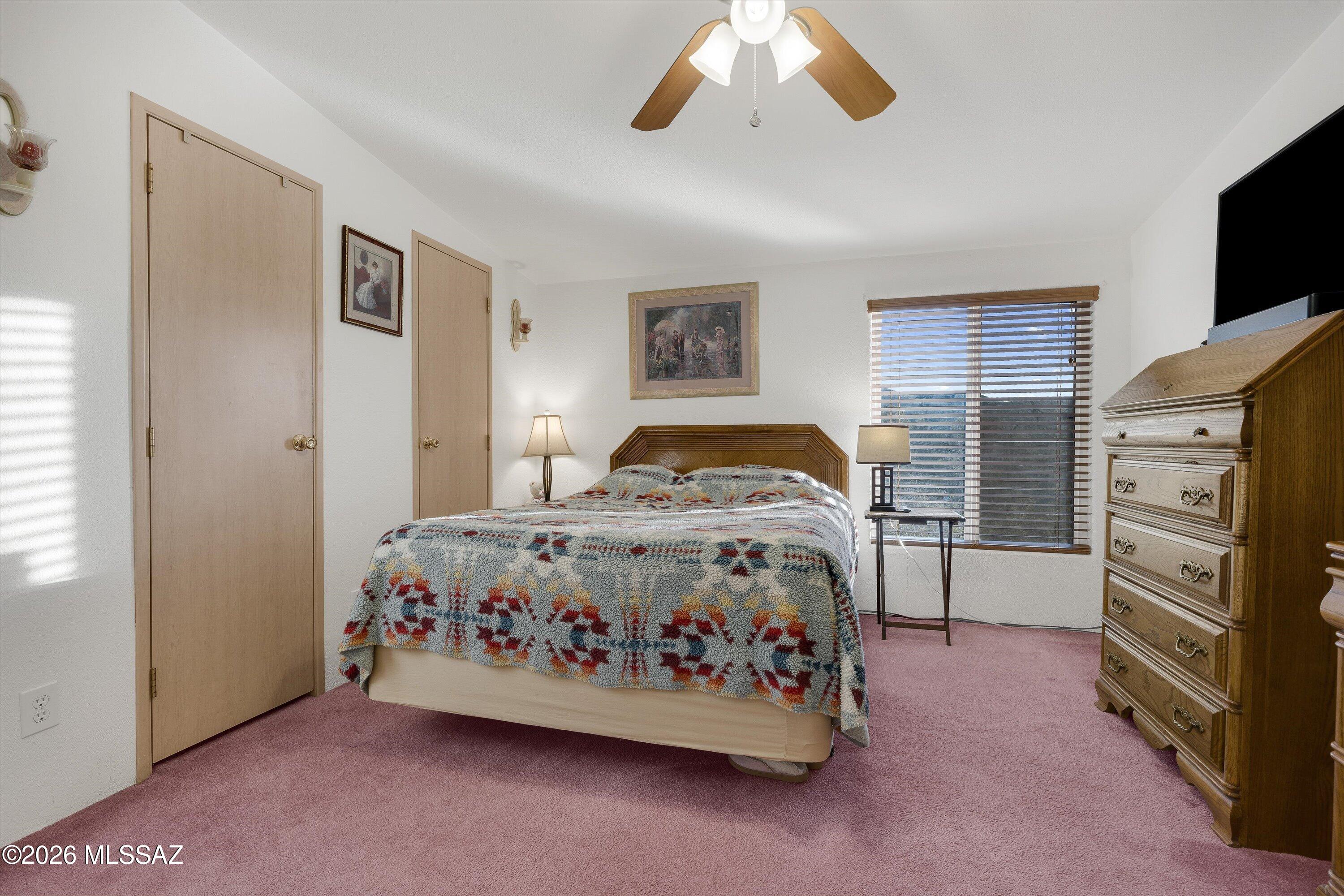 978 N White Oak Place