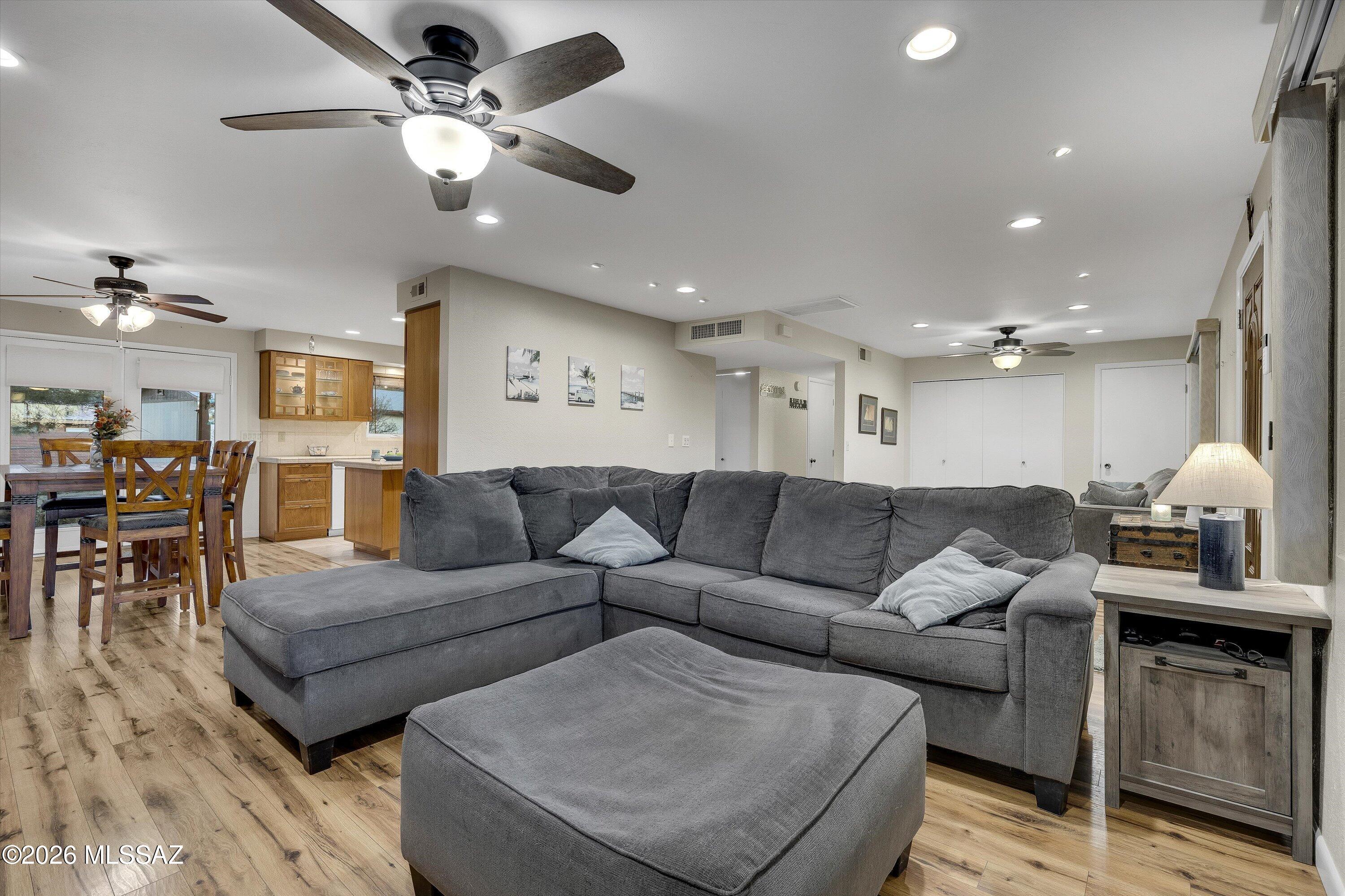 975 N Evergreen Drive