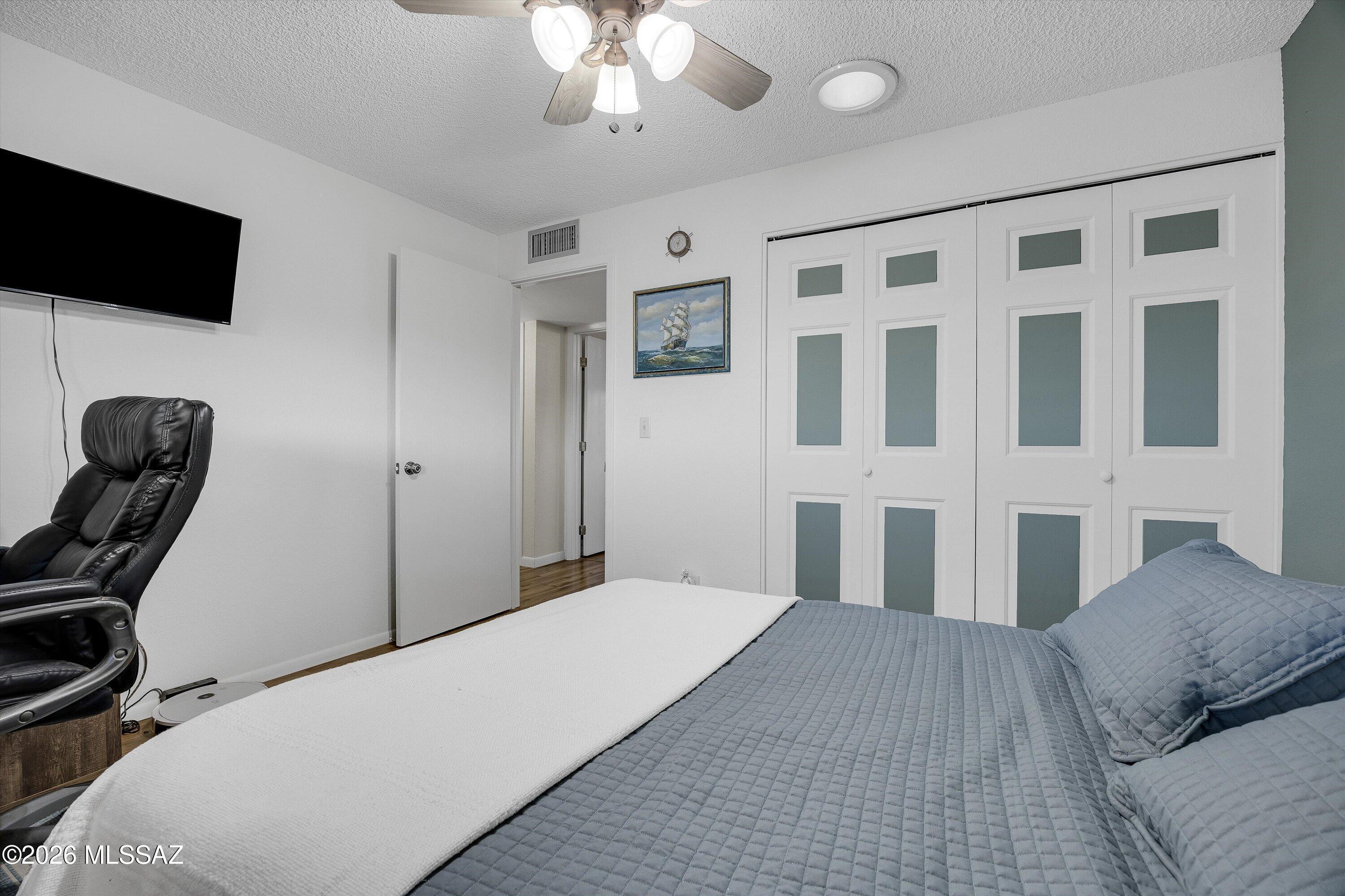 975 N Evergreen Drive