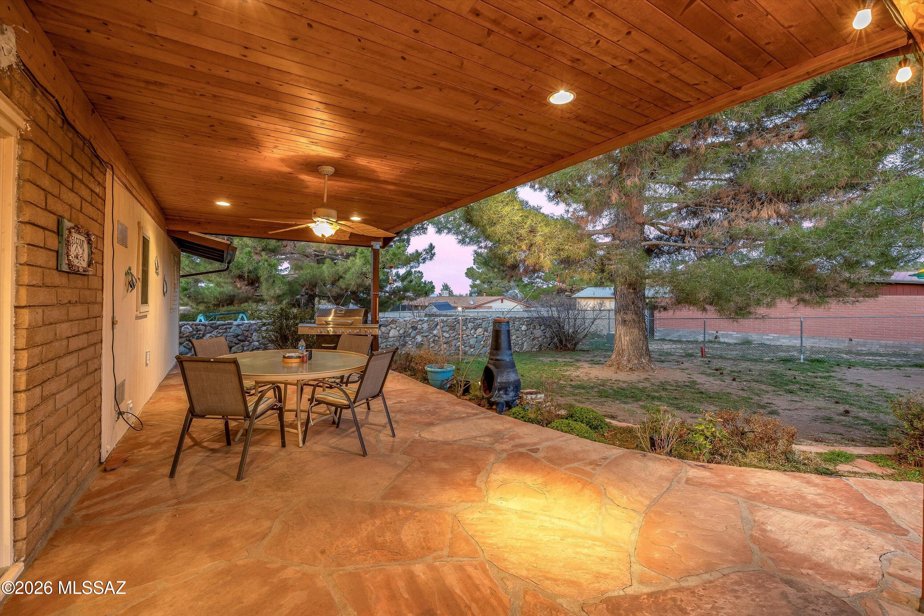 975 N Evergreen Drive