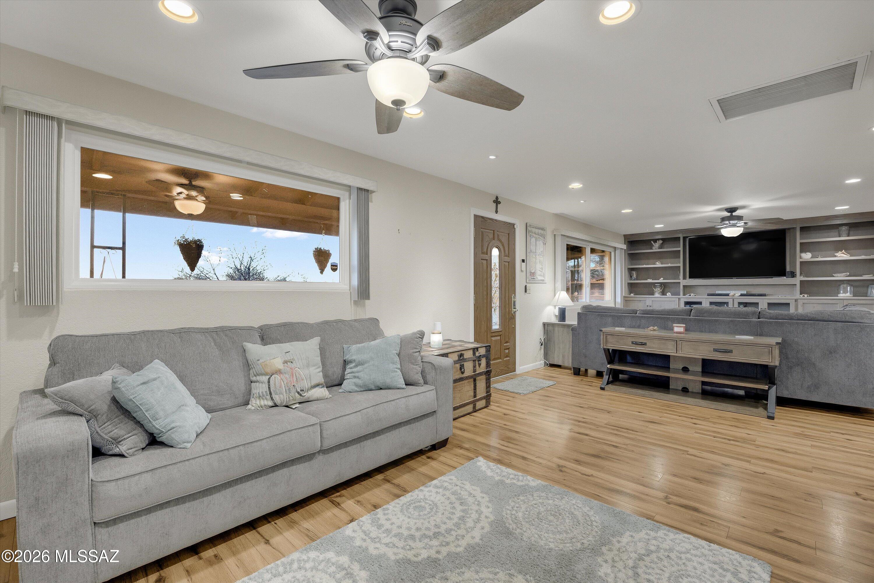 975 N Evergreen Drive