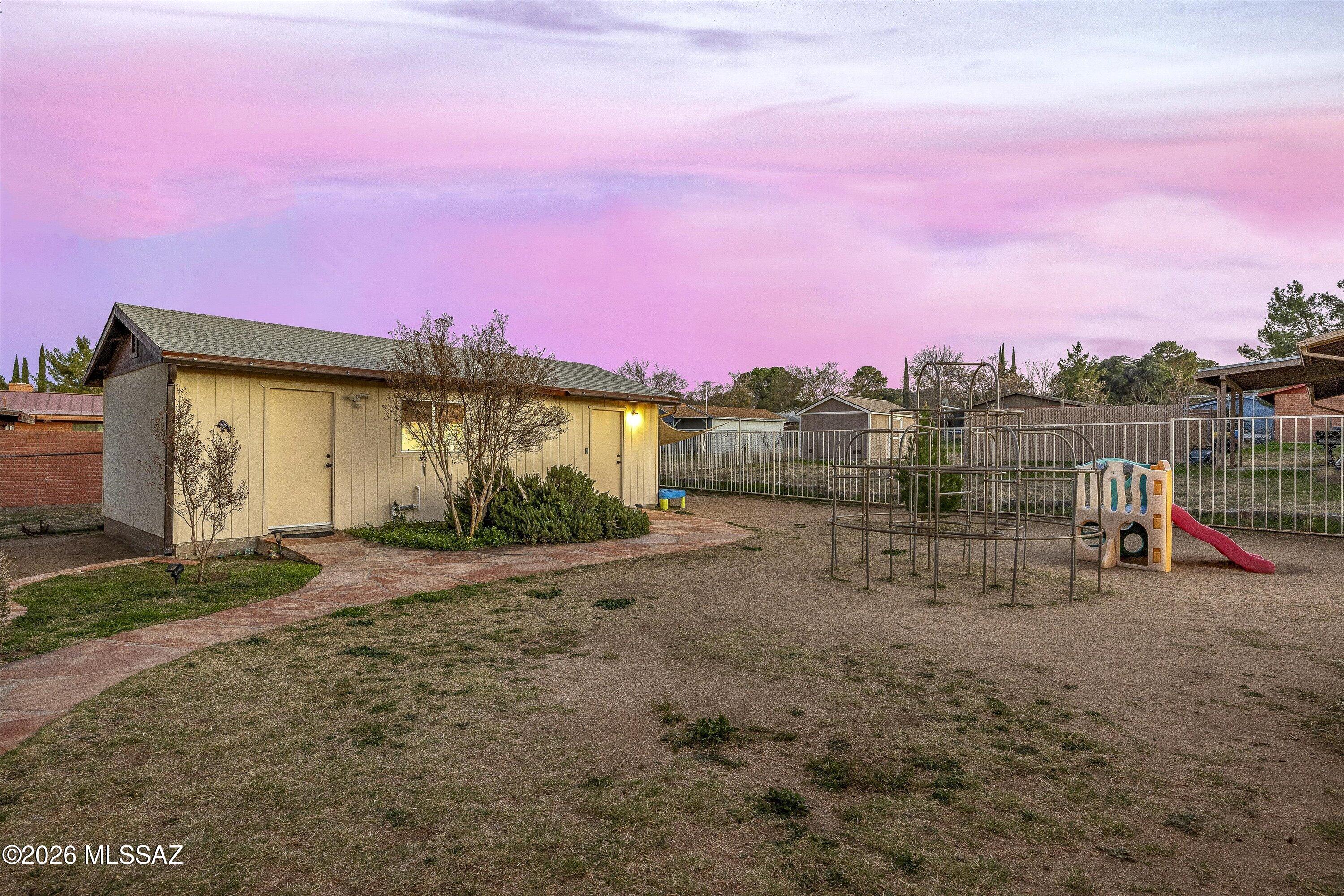 975 N Evergreen Drive