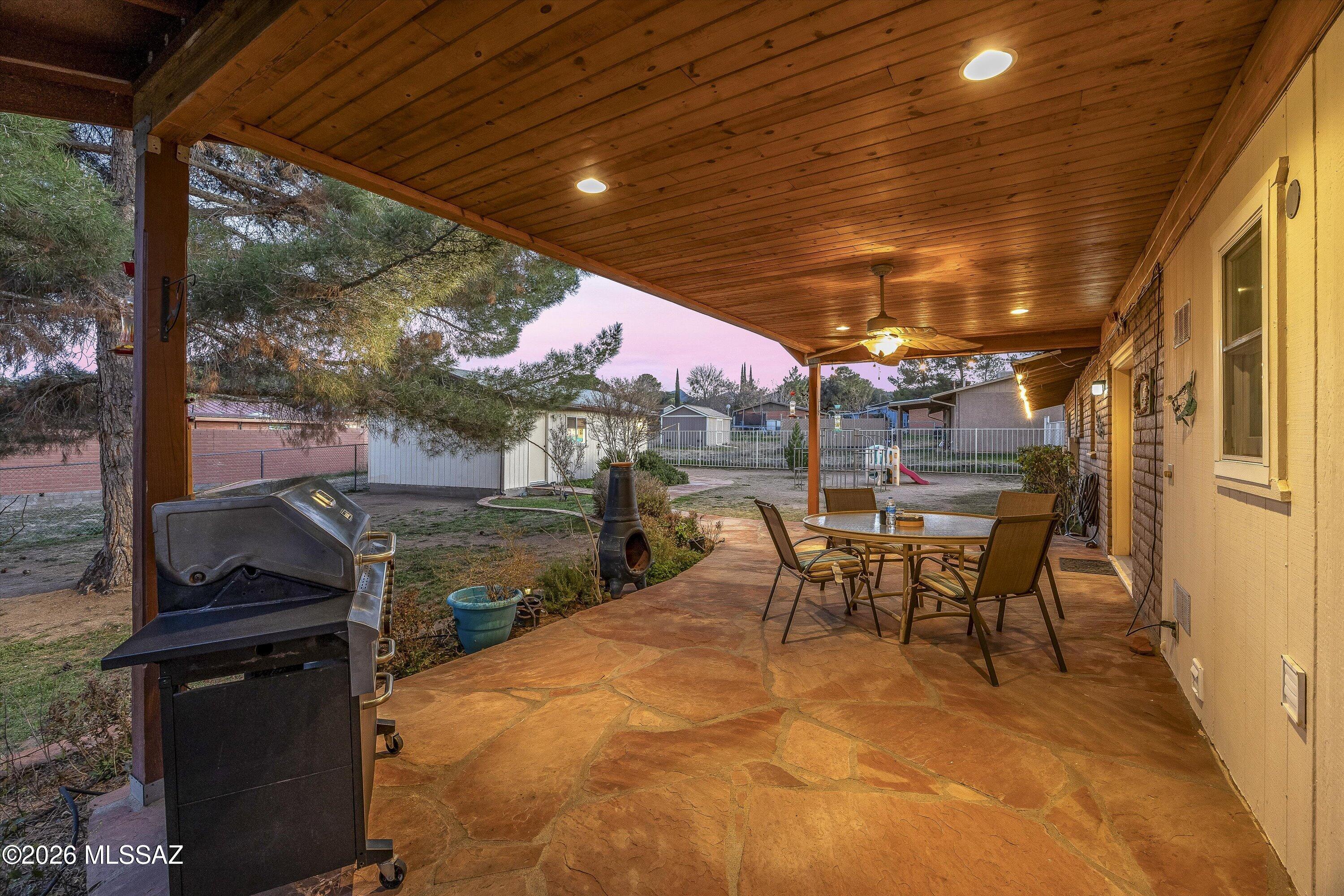 975 N Evergreen Drive