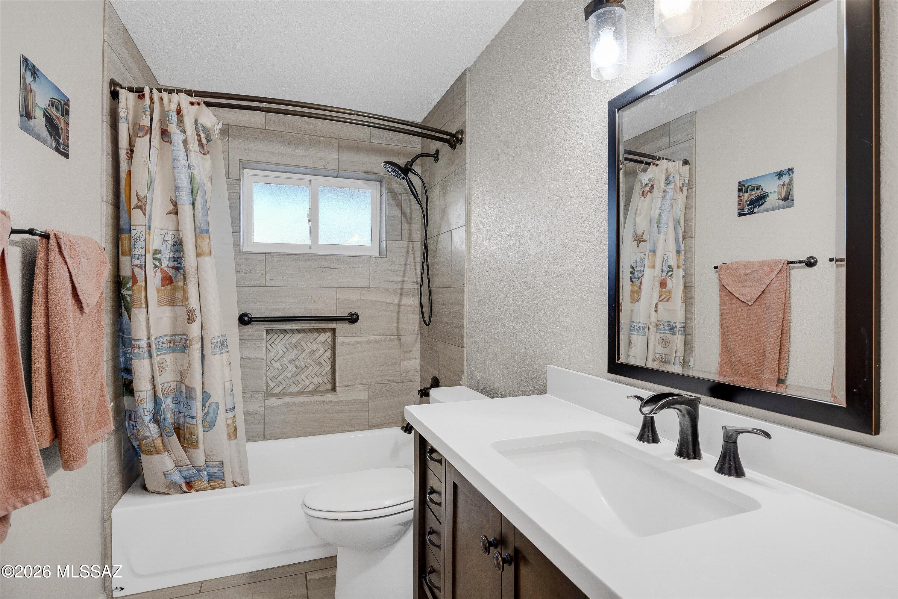 975 N Evergreen Drive