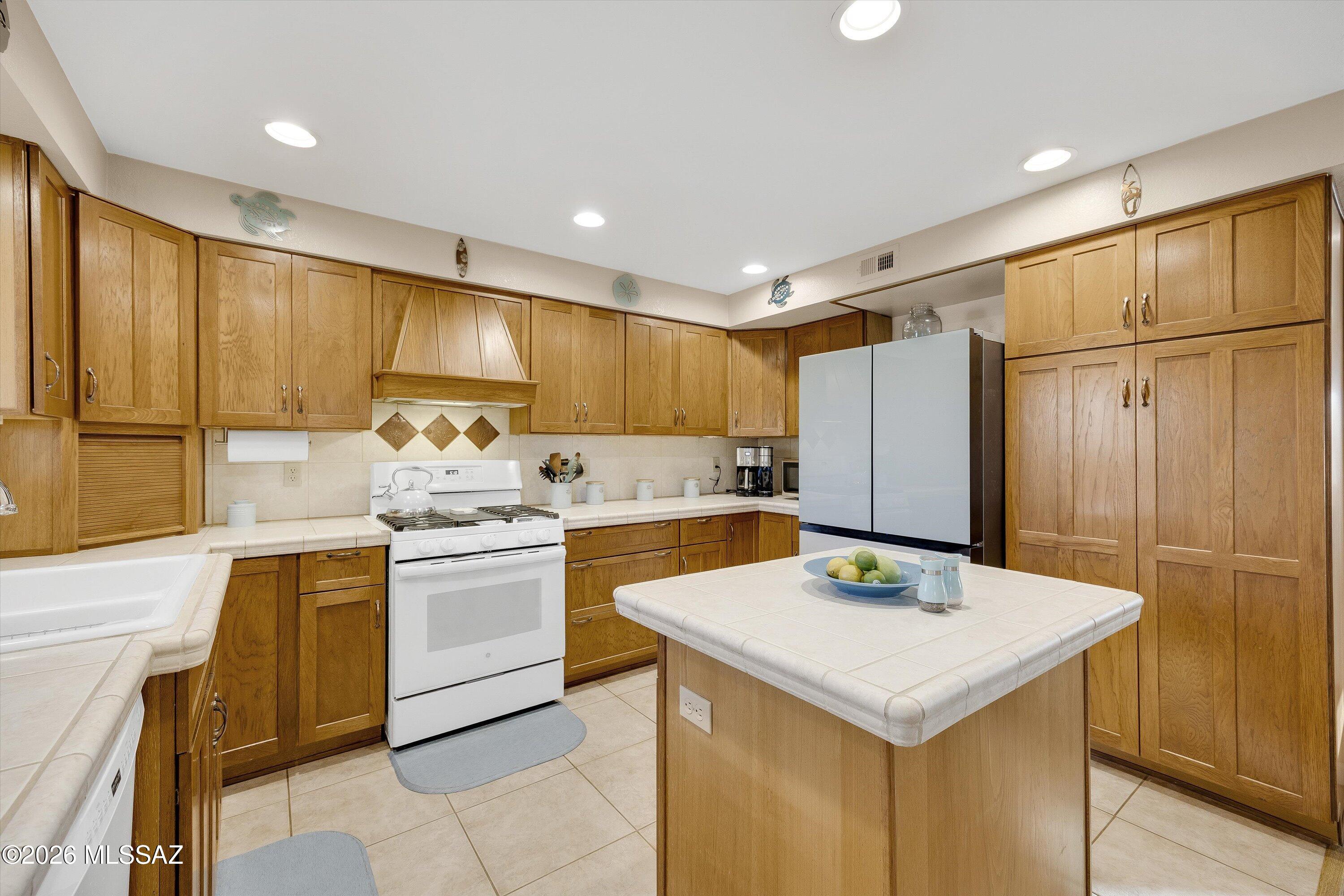 975 N Evergreen Drive