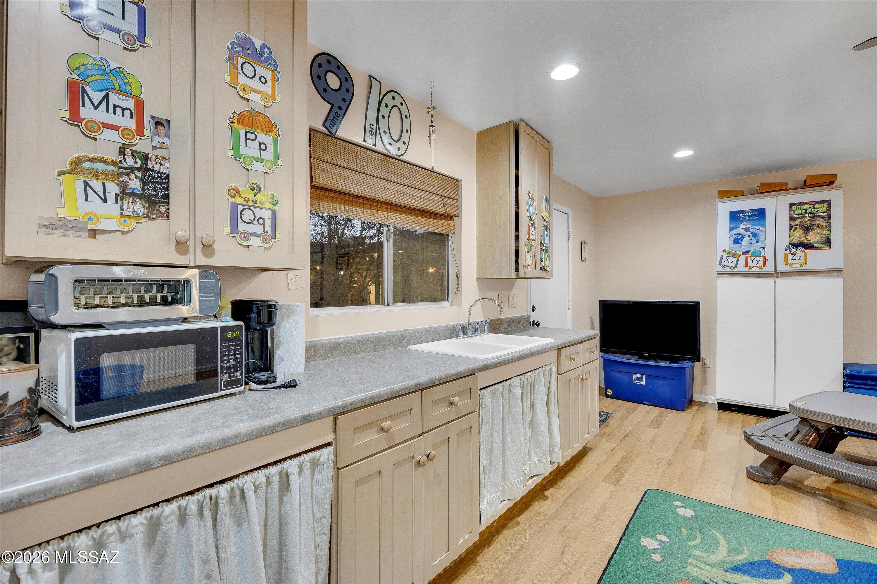 975 N Evergreen Drive