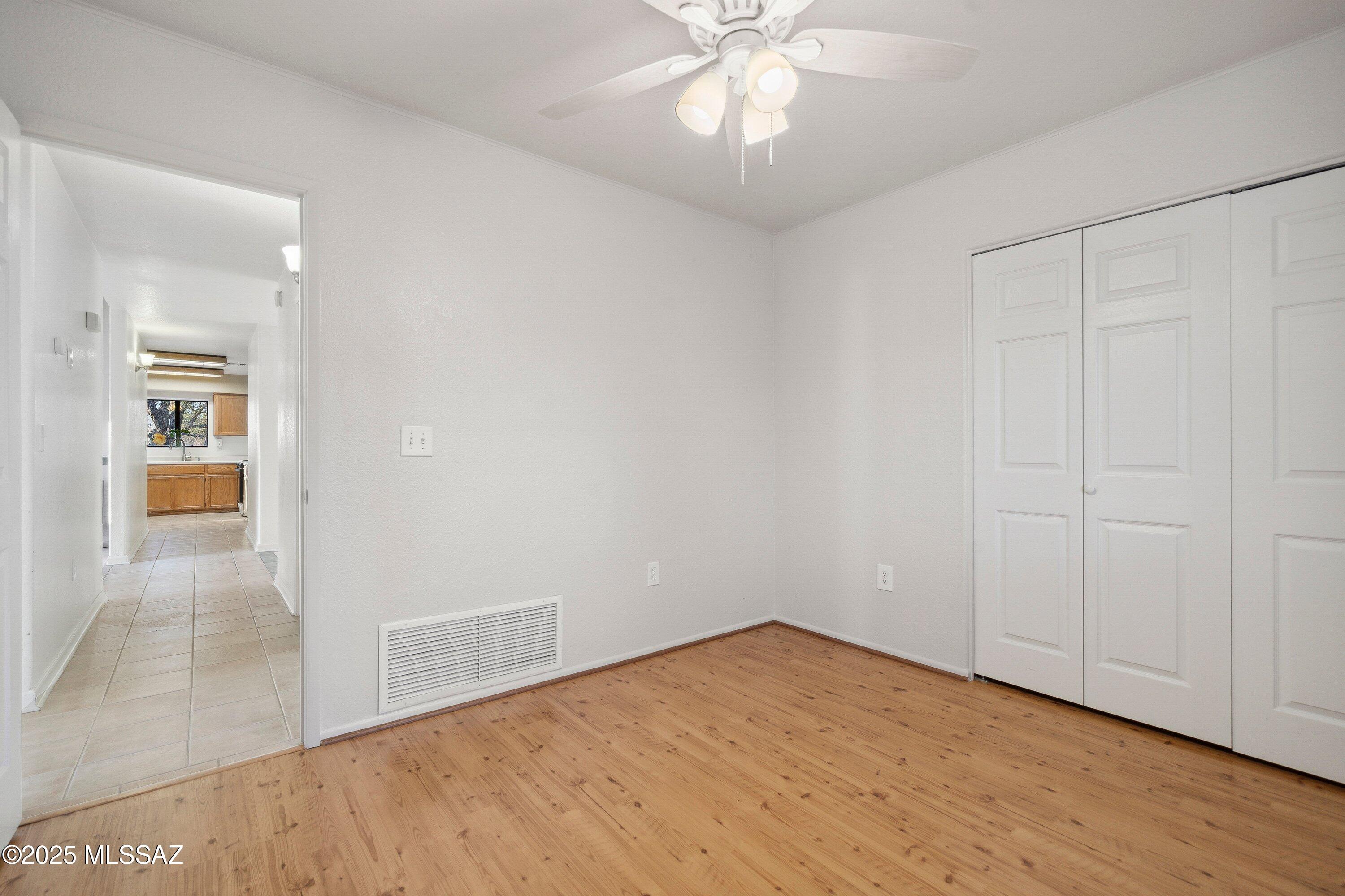 335 W Oak Hills Drive