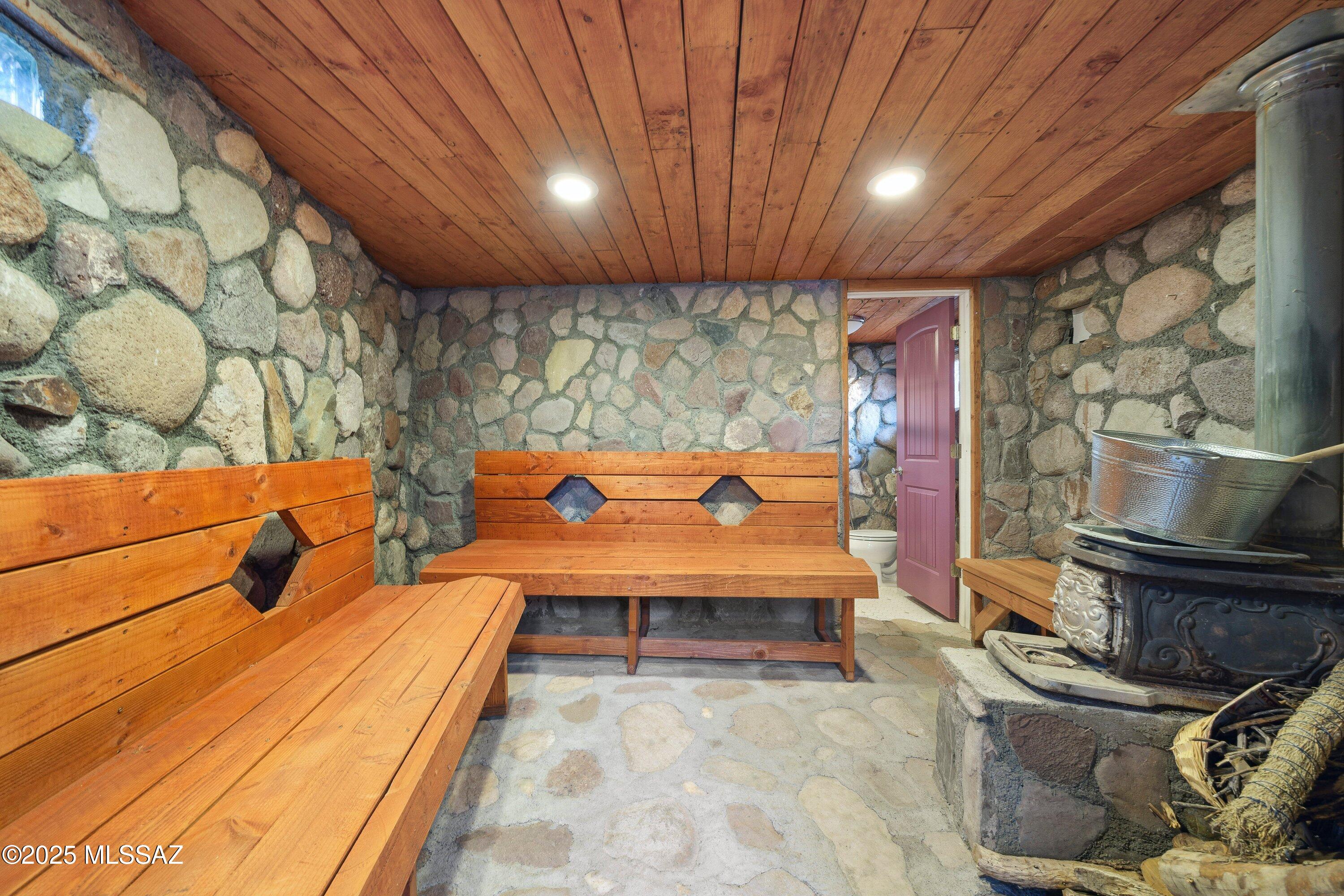 335 W Oak Hills Drive