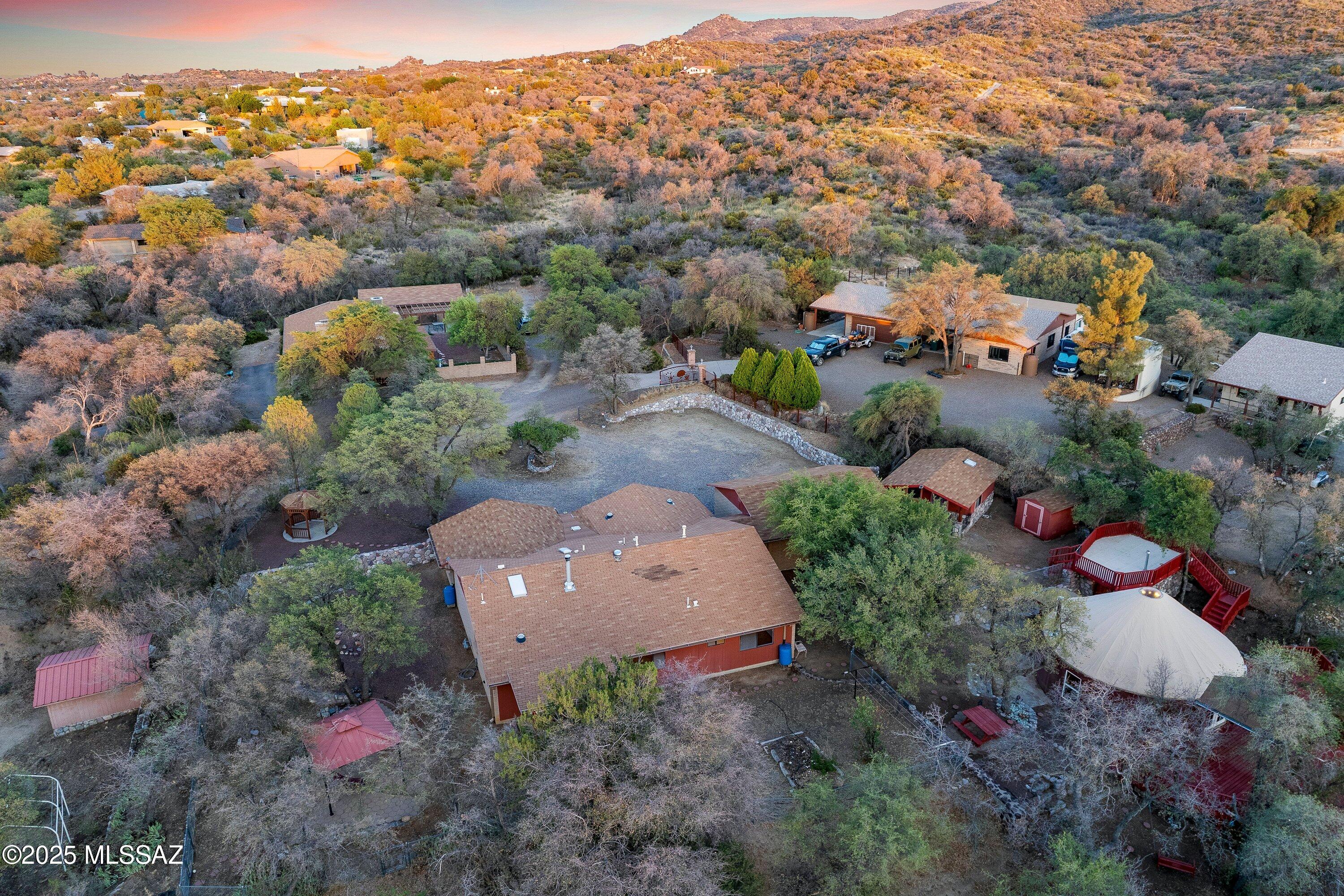 335 W Oak Hills Drive