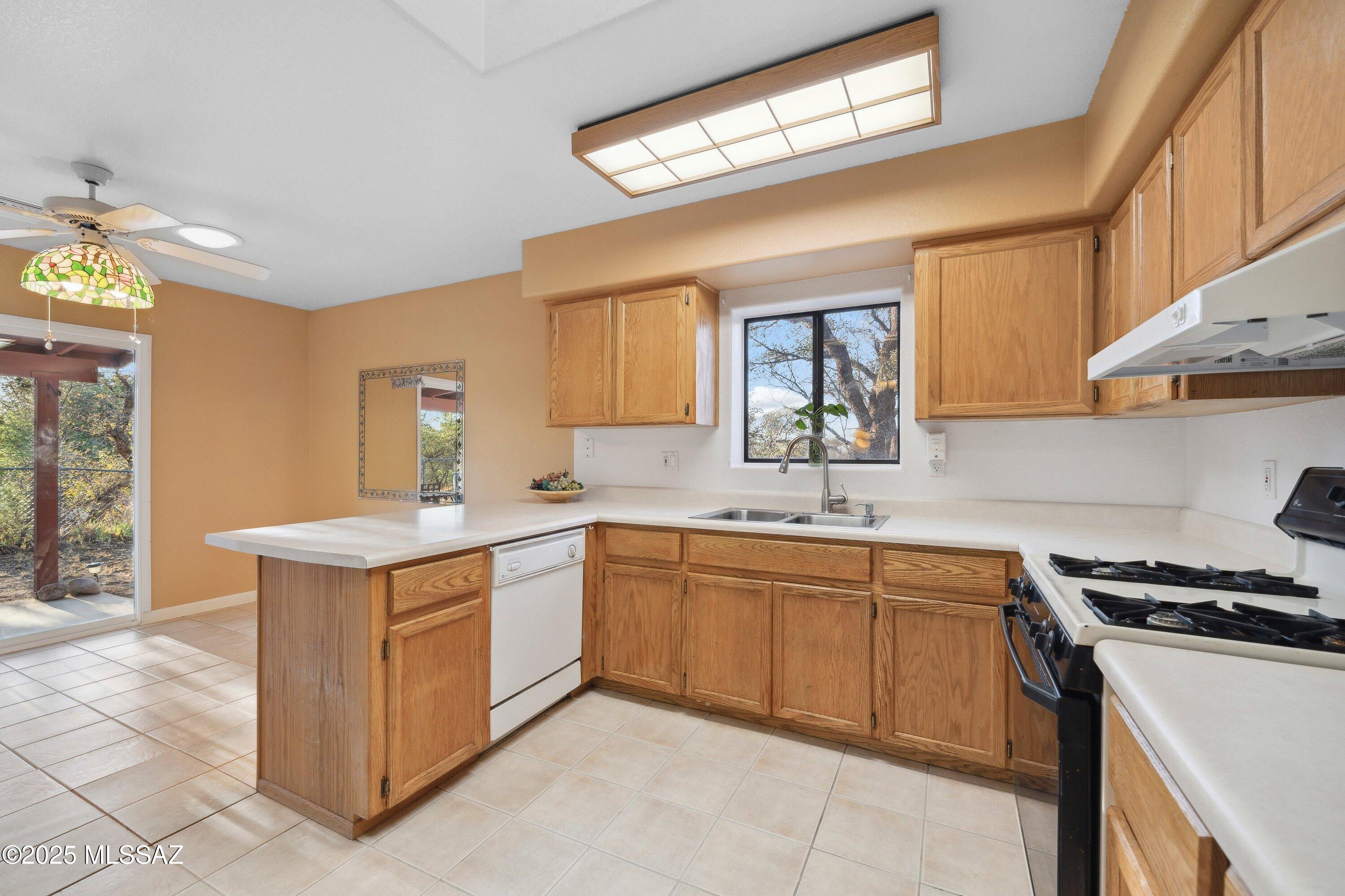 335 W Oak Hills Drive