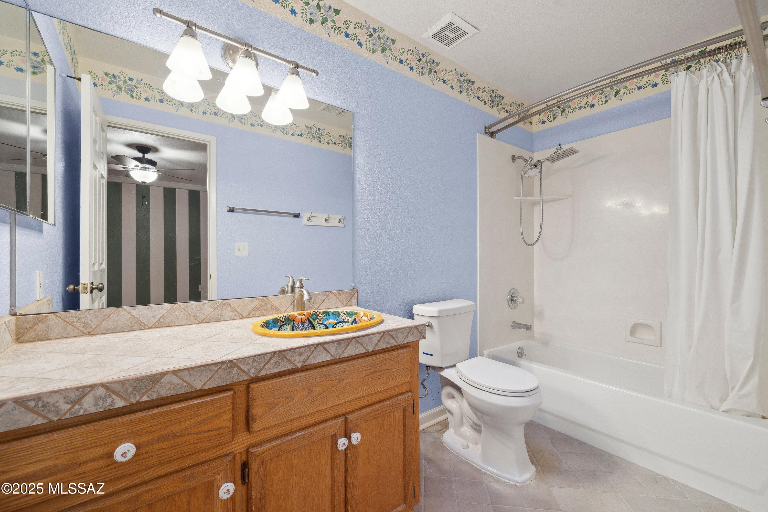 335 W Oak Hills Drive