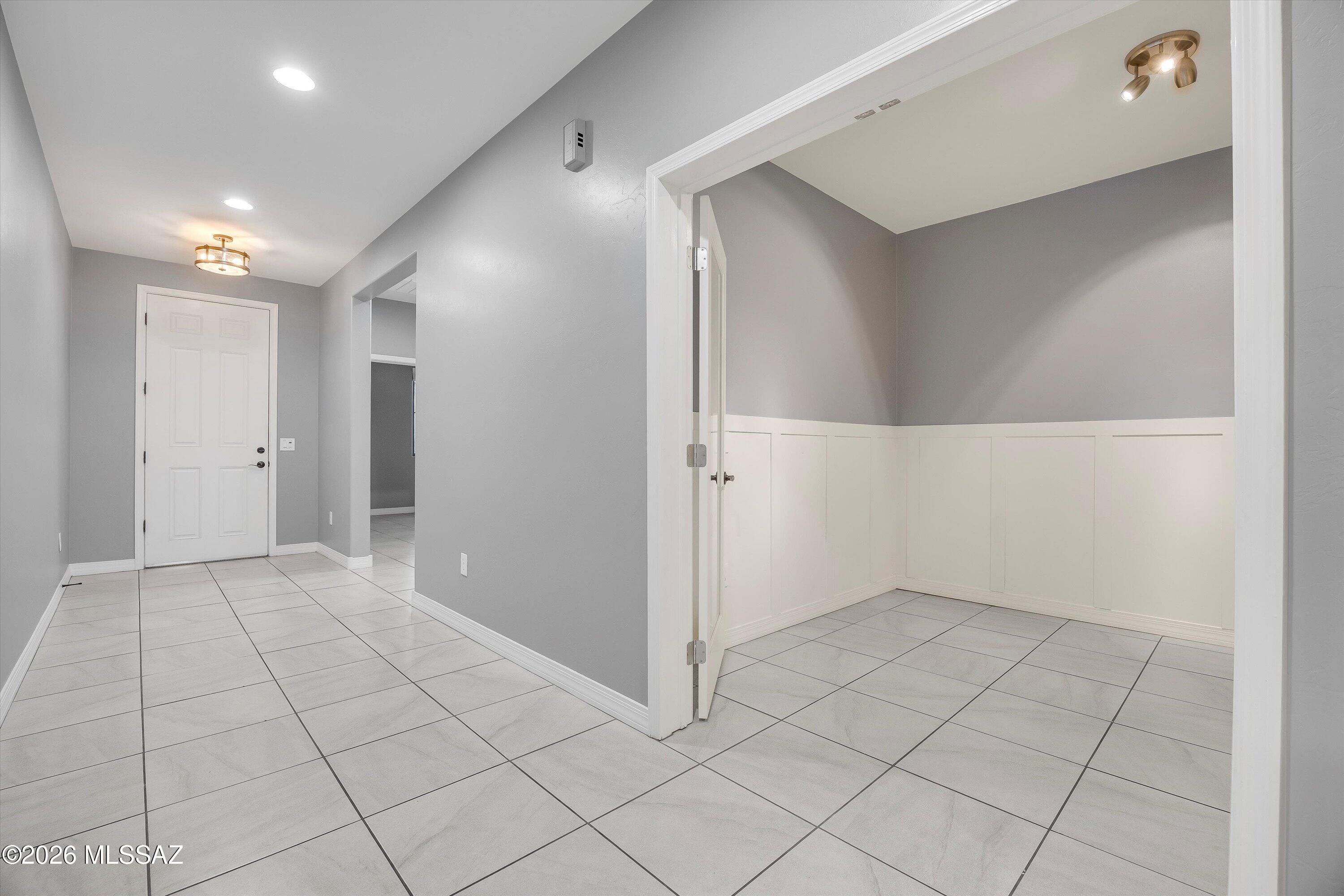 38655 S Running Roses Lane