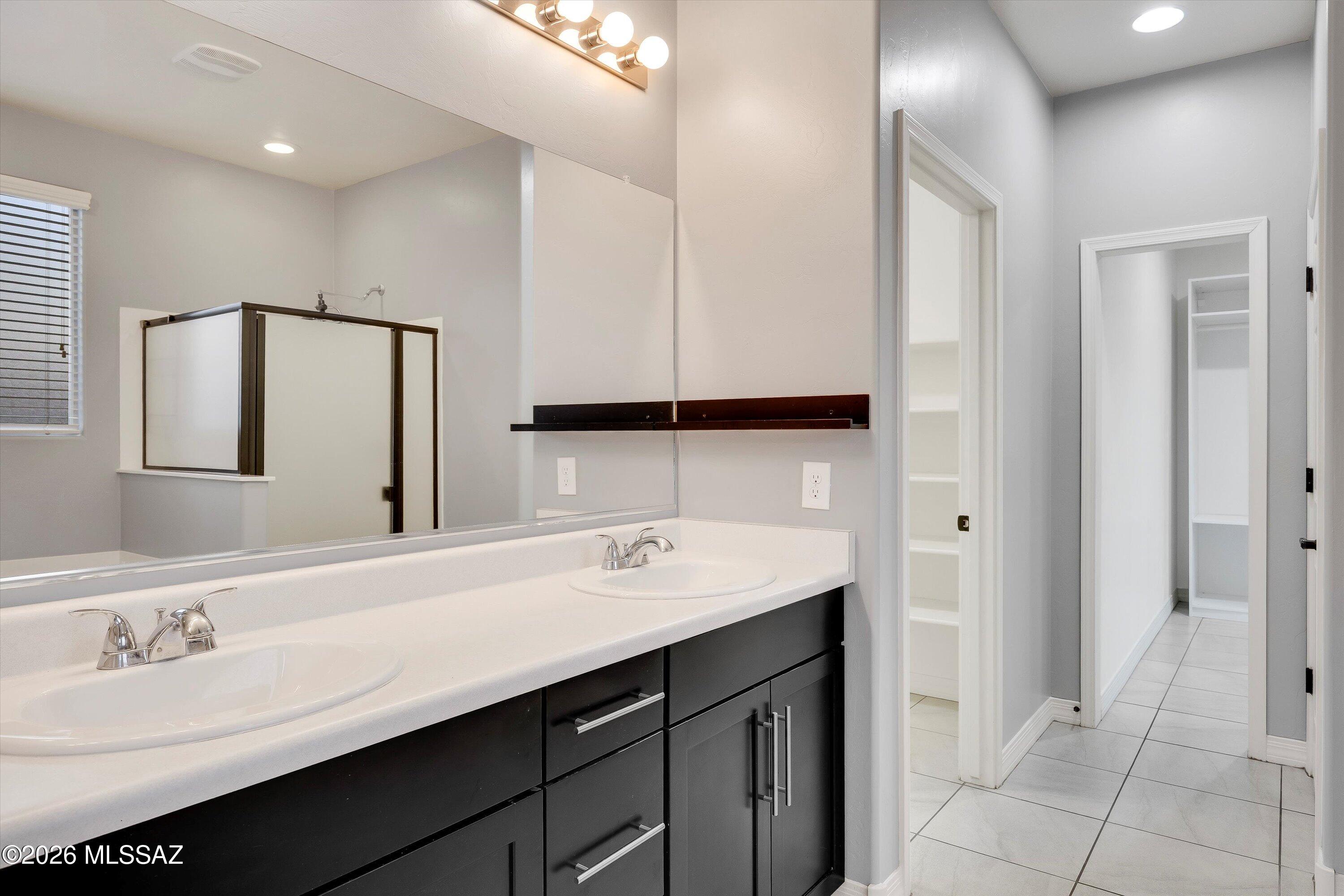 38655 S Running Roses Lane