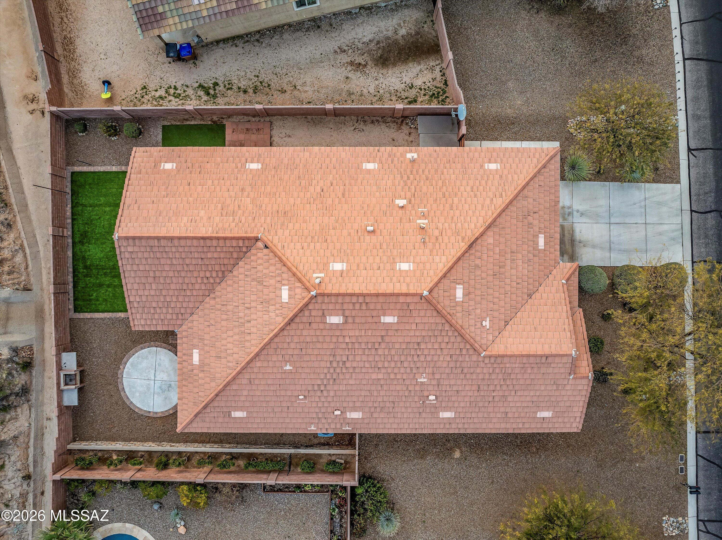 38655 S Running Roses Lane