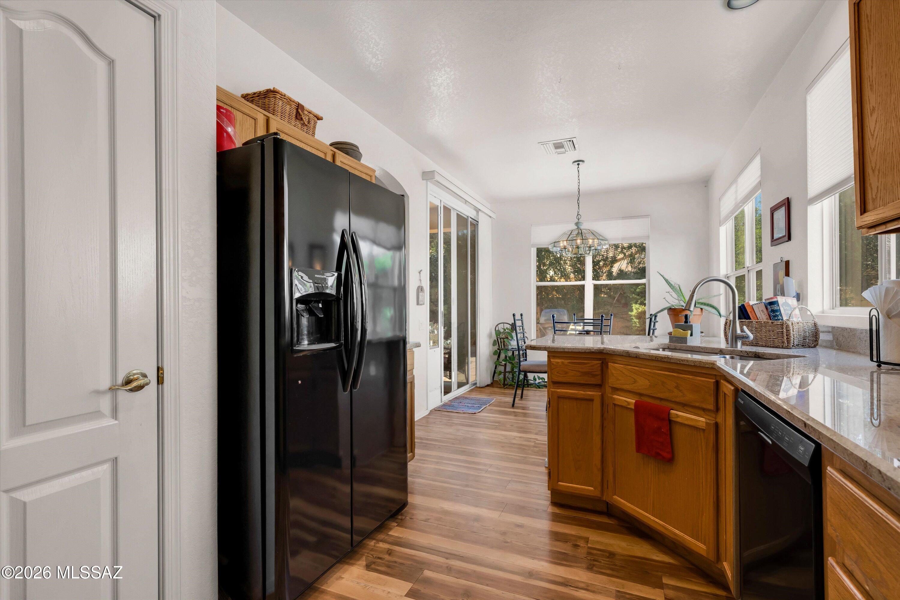 9855 N Sun Vista Place