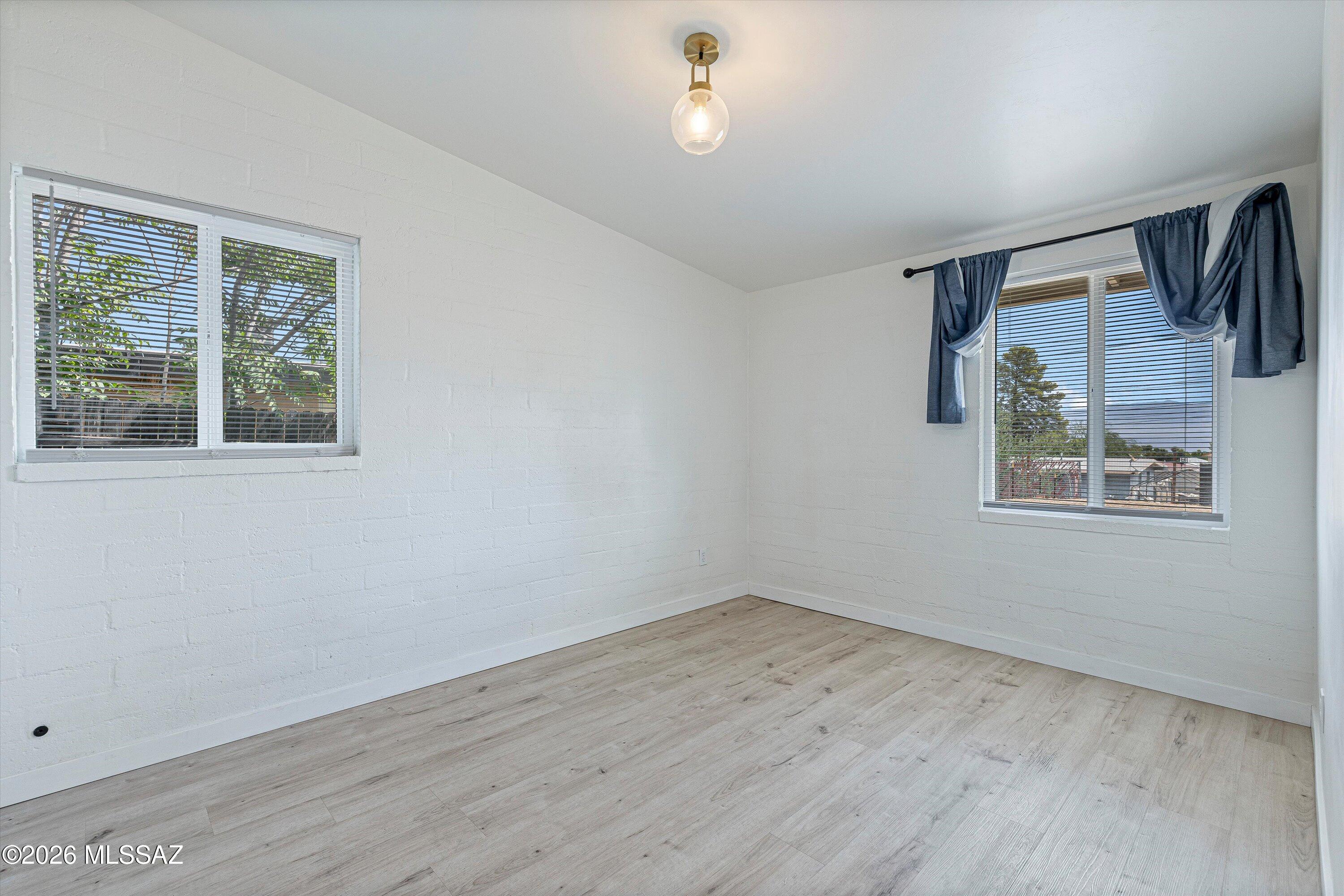 227 S Ave B