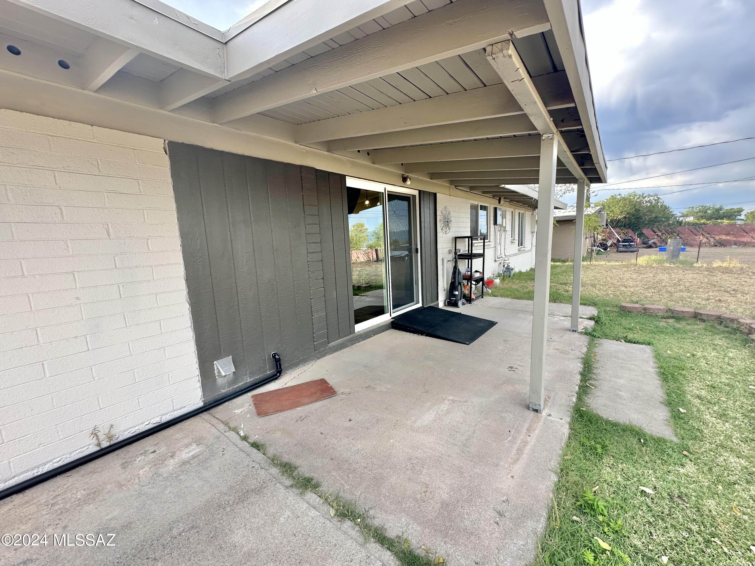 227 S Ave B