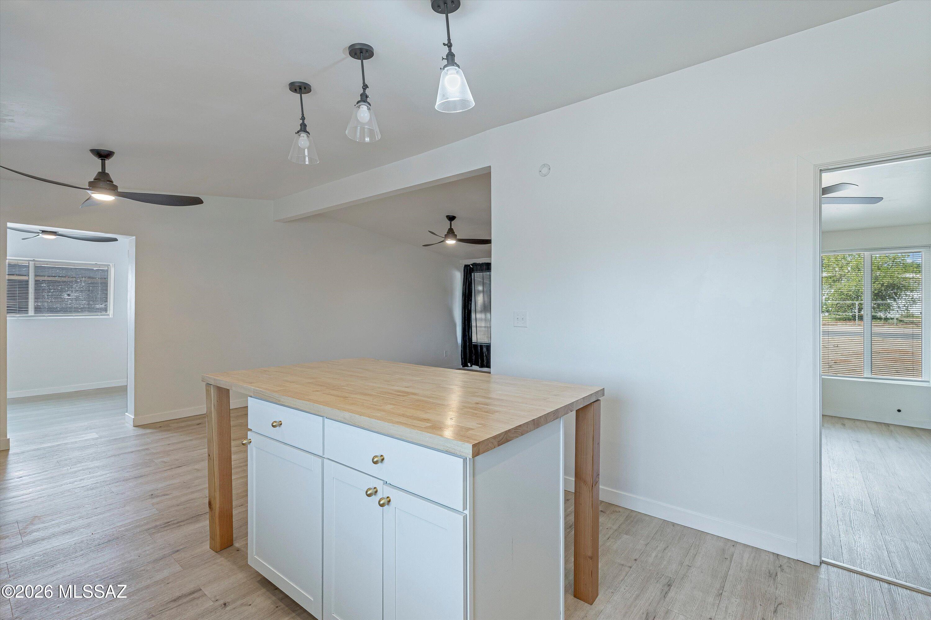 227 S Ave B