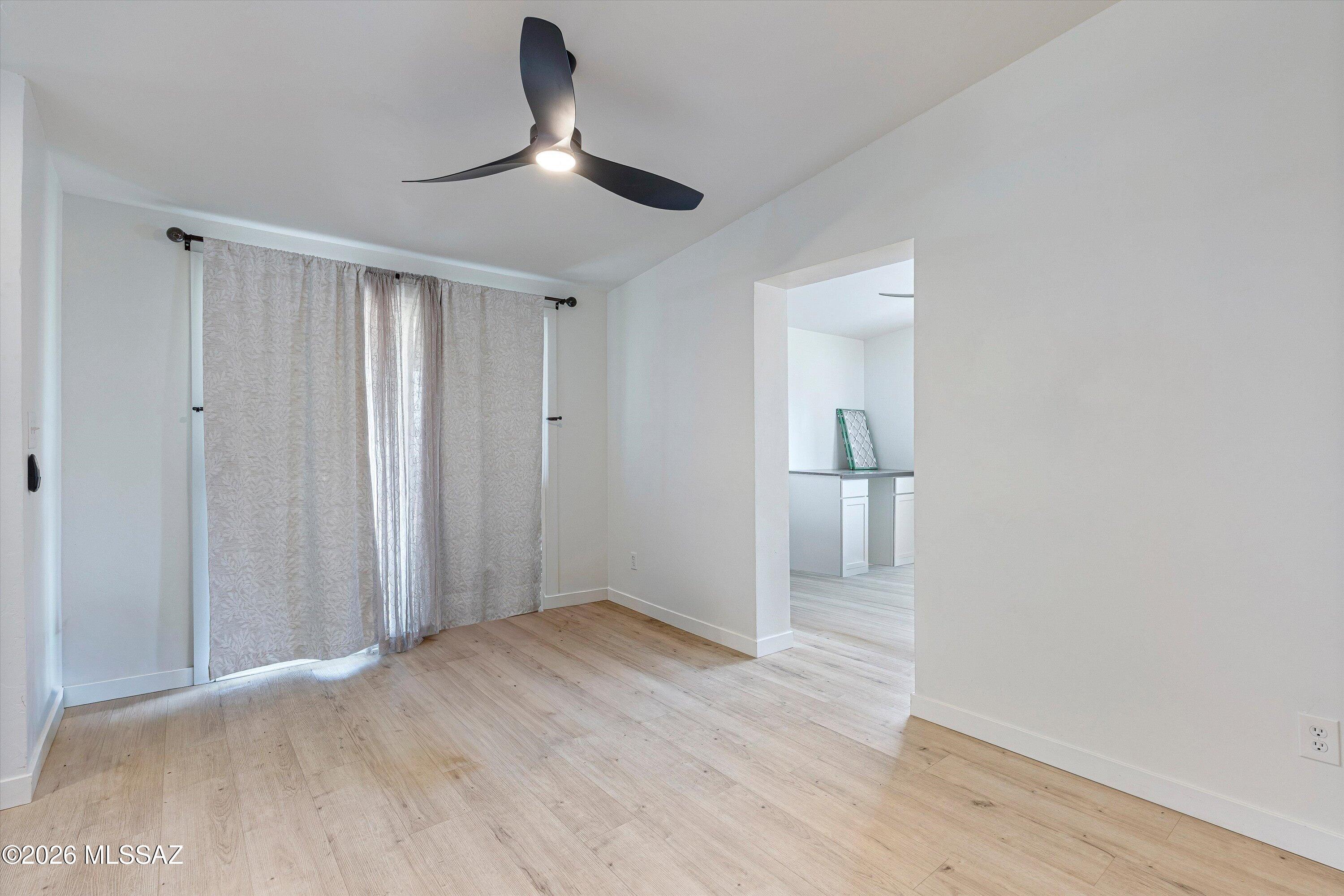 227 S Ave B