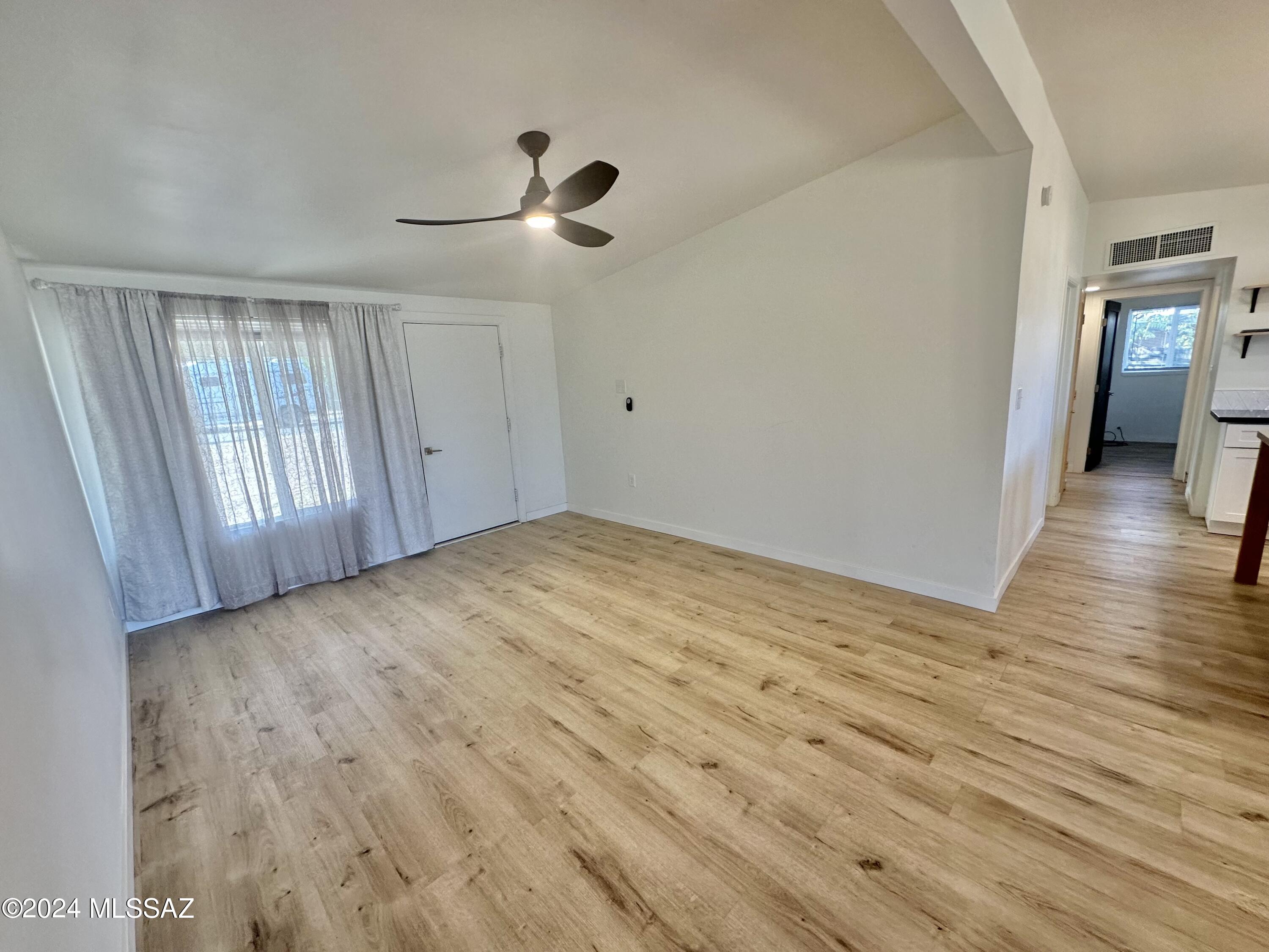 227 S Ave B