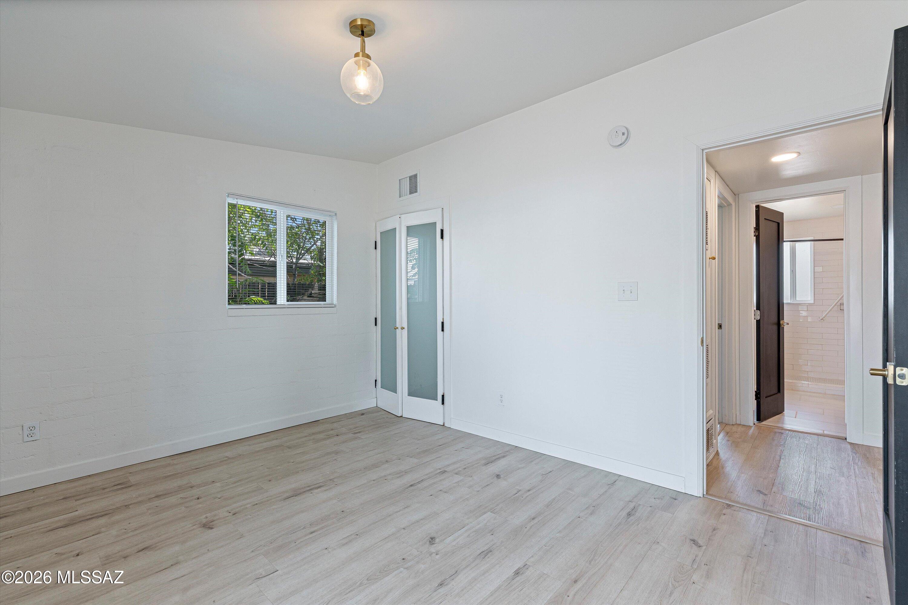 227 S Ave B