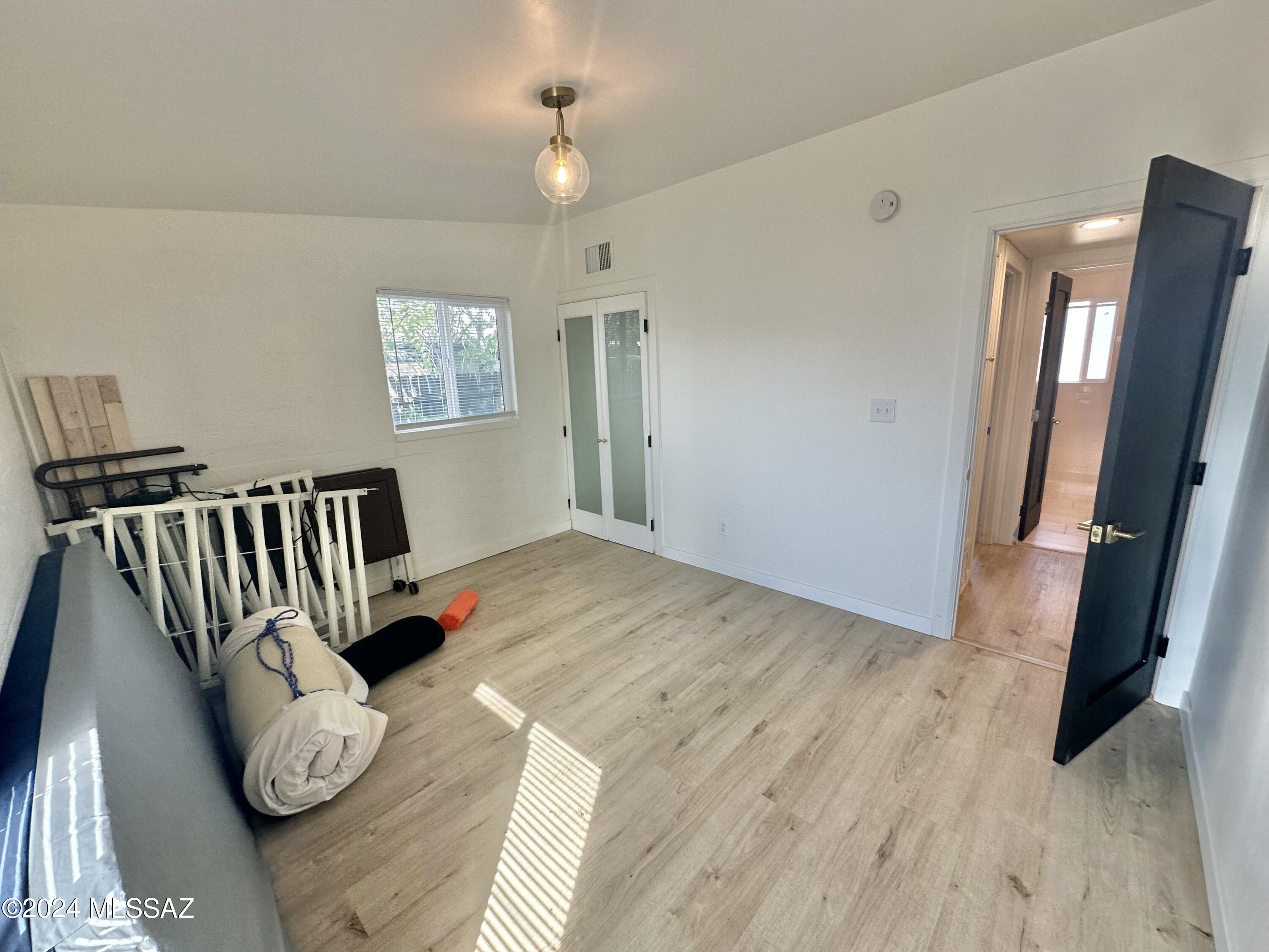 227 S Ave B