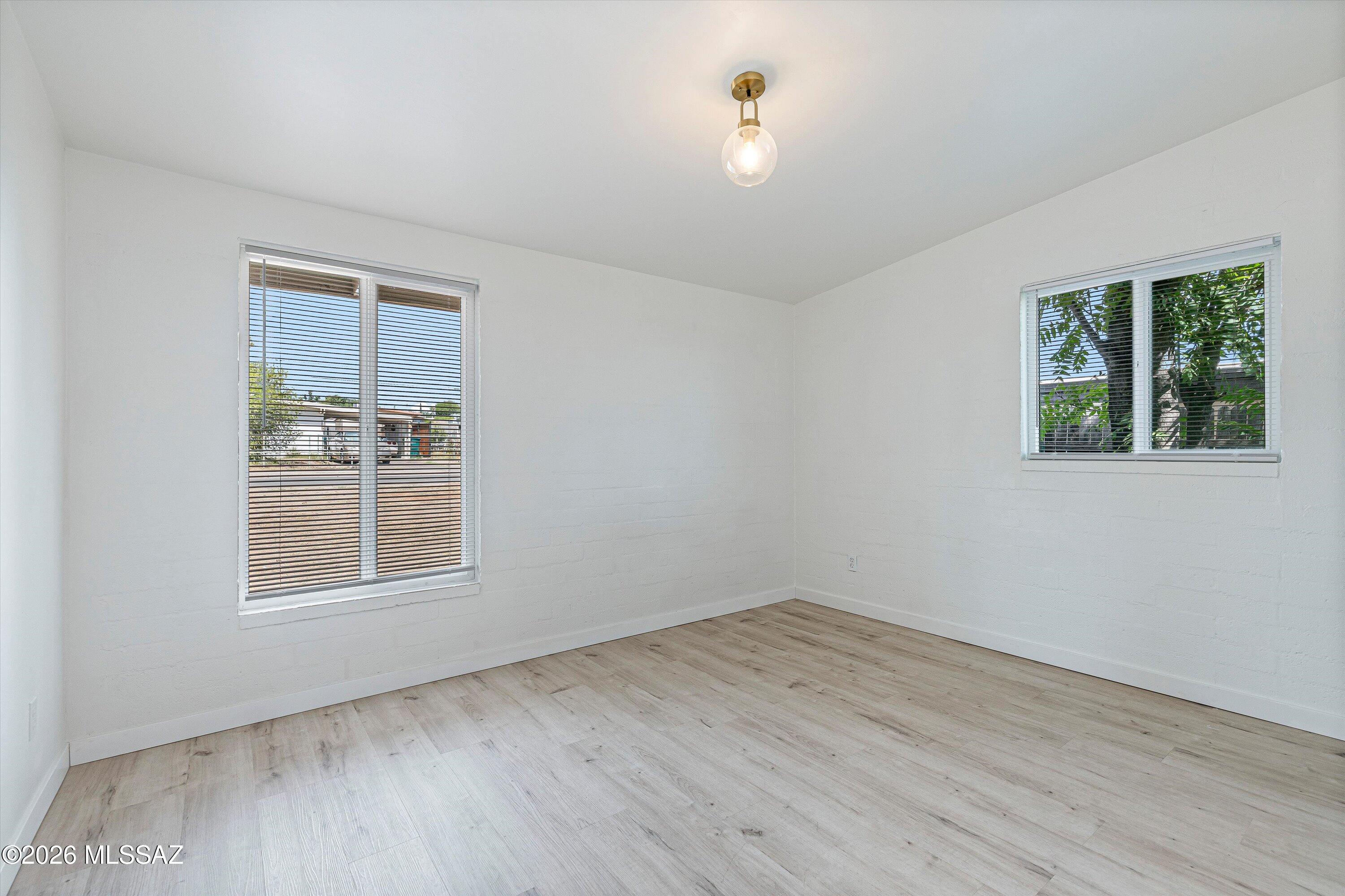 227 S Ave B