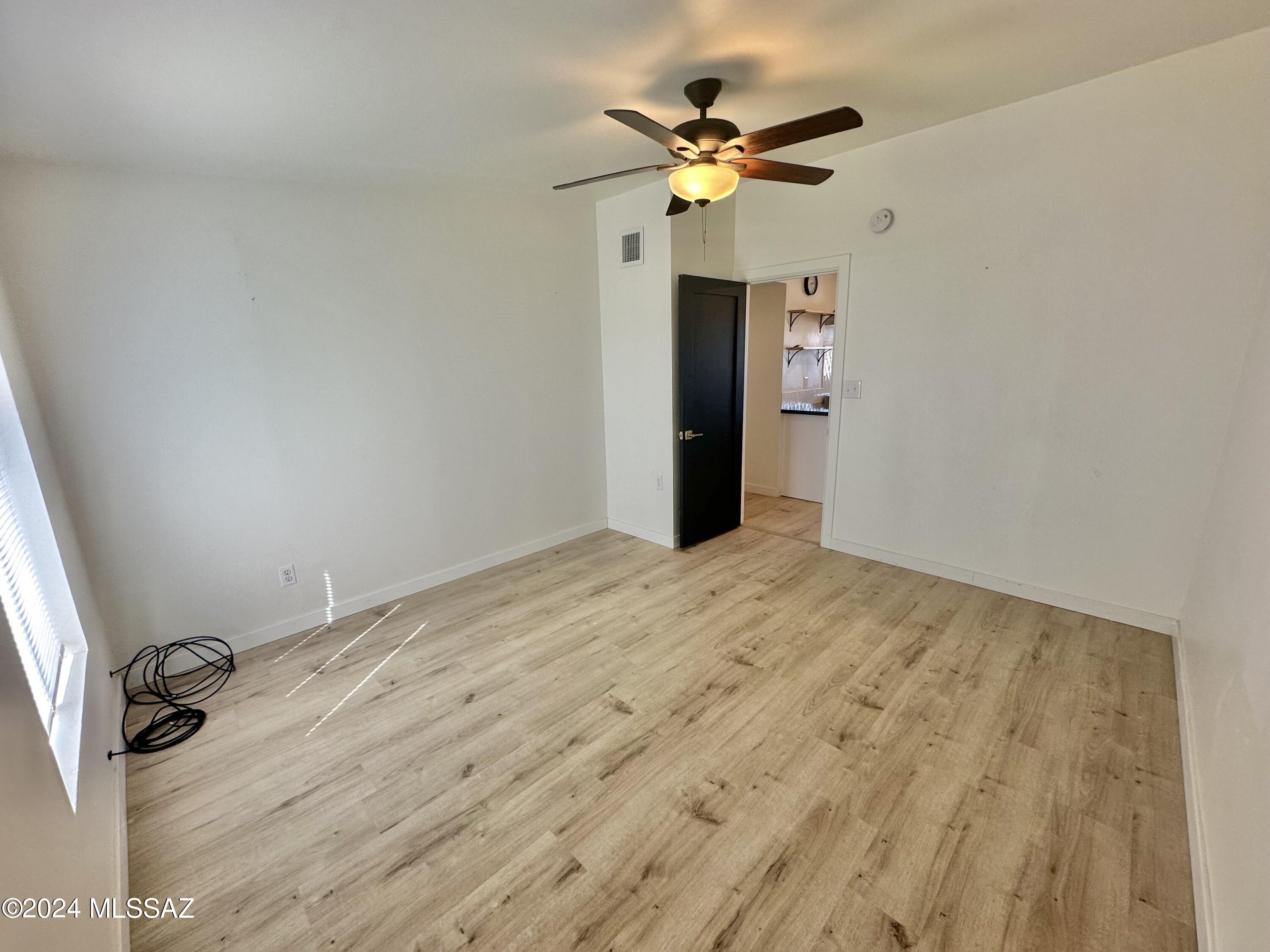 227 S Ave B