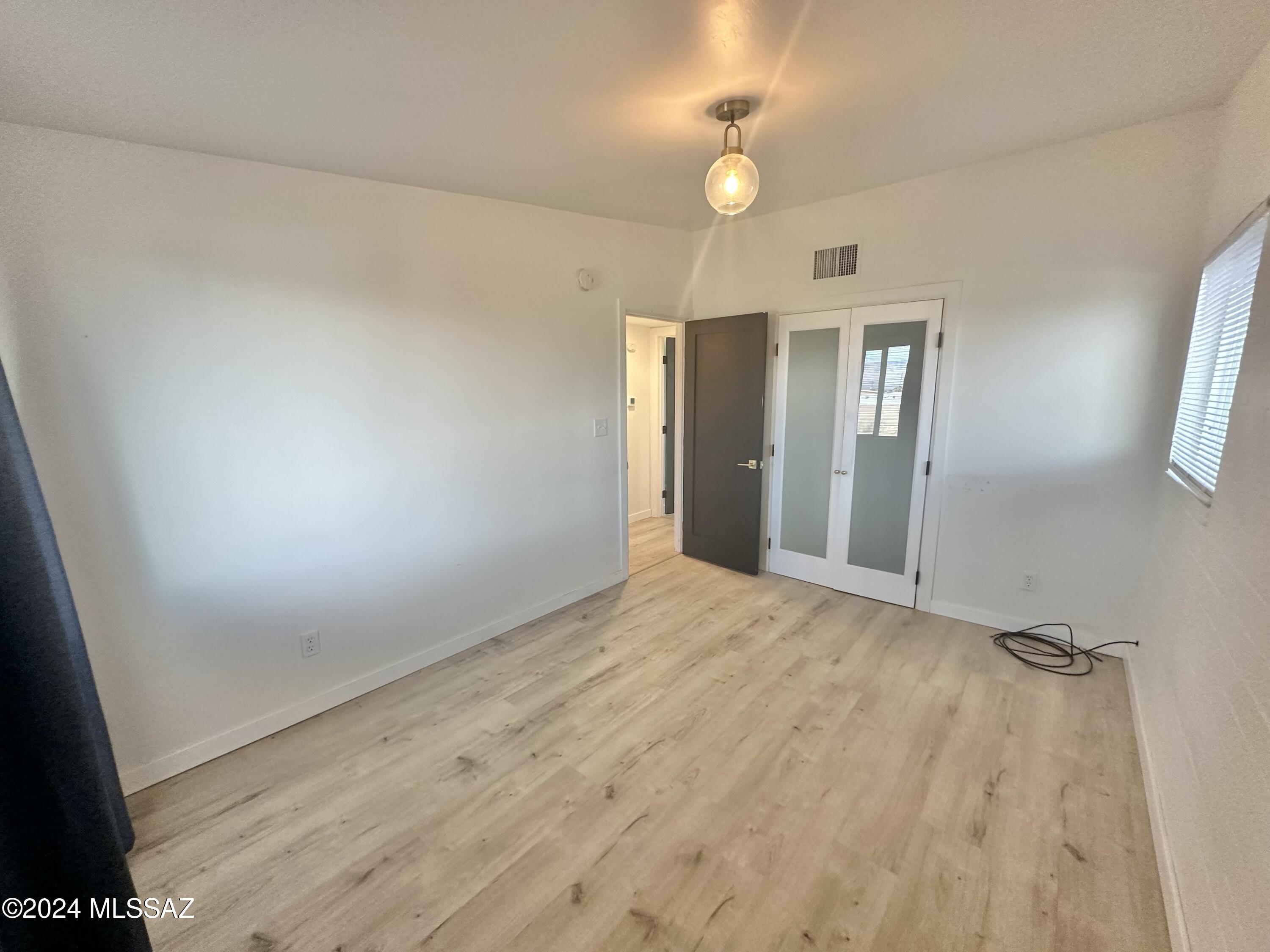 227 S Ave B