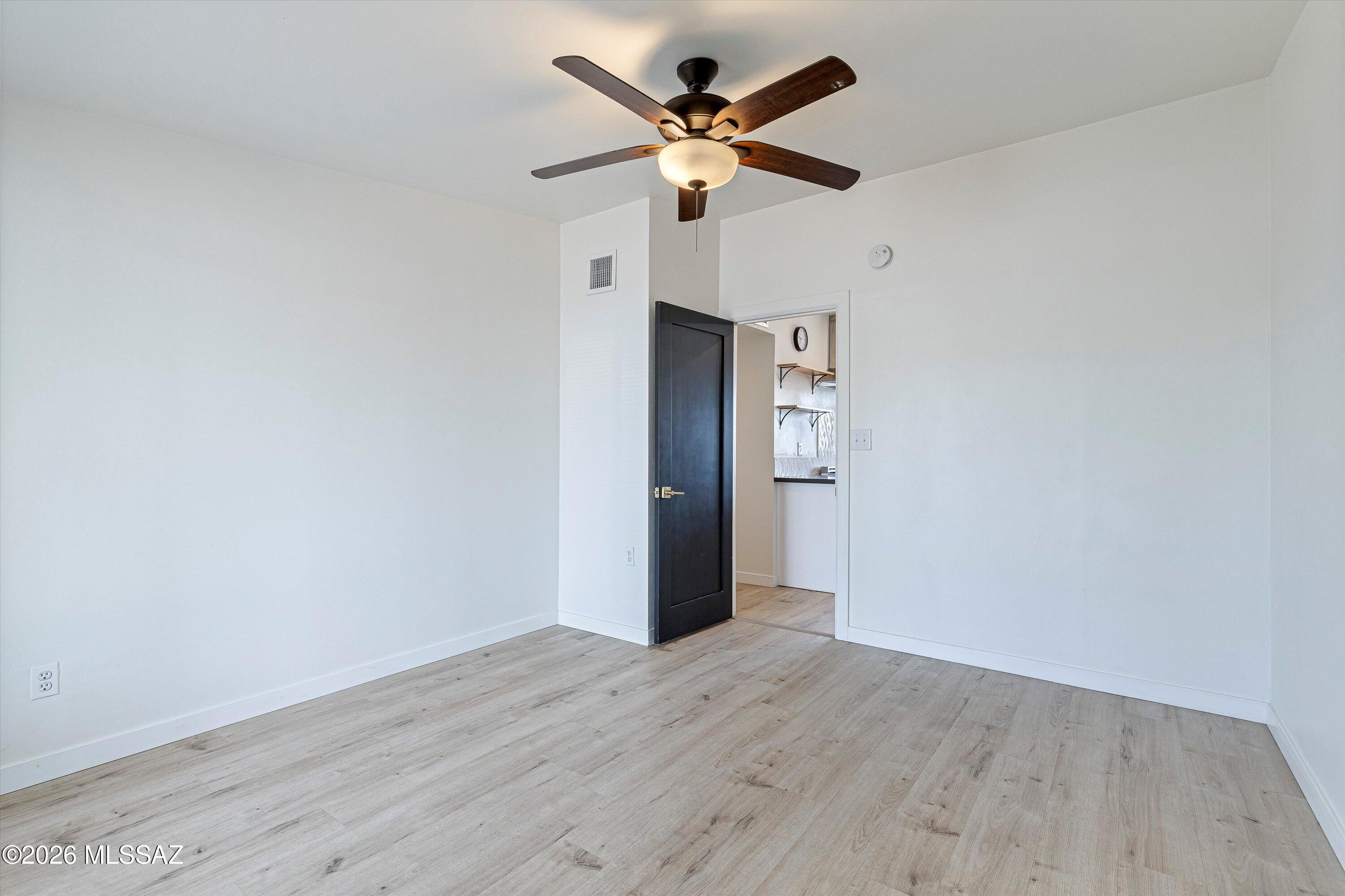 227 S Ave B