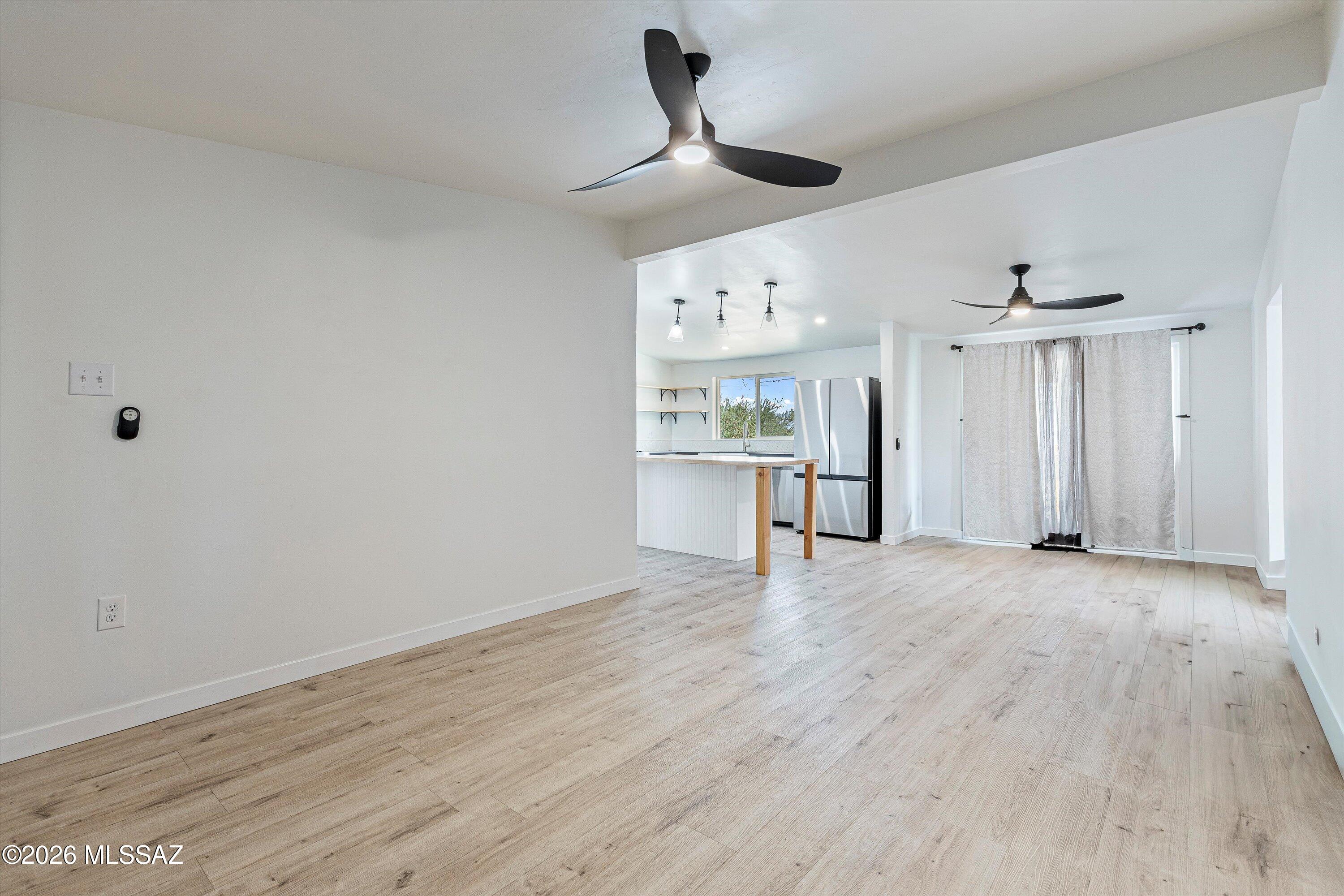 227 S Ave B