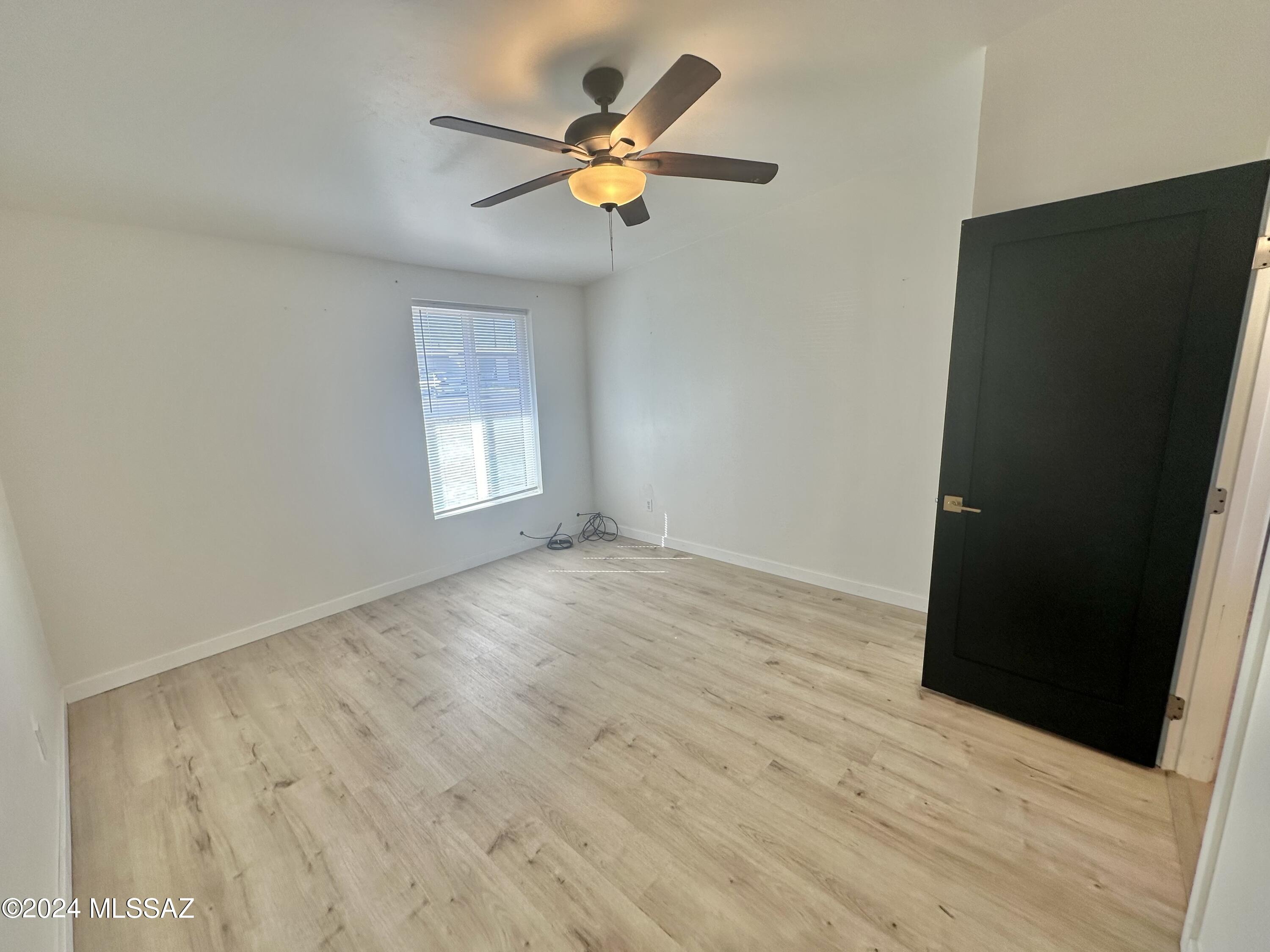 227 S Ave B