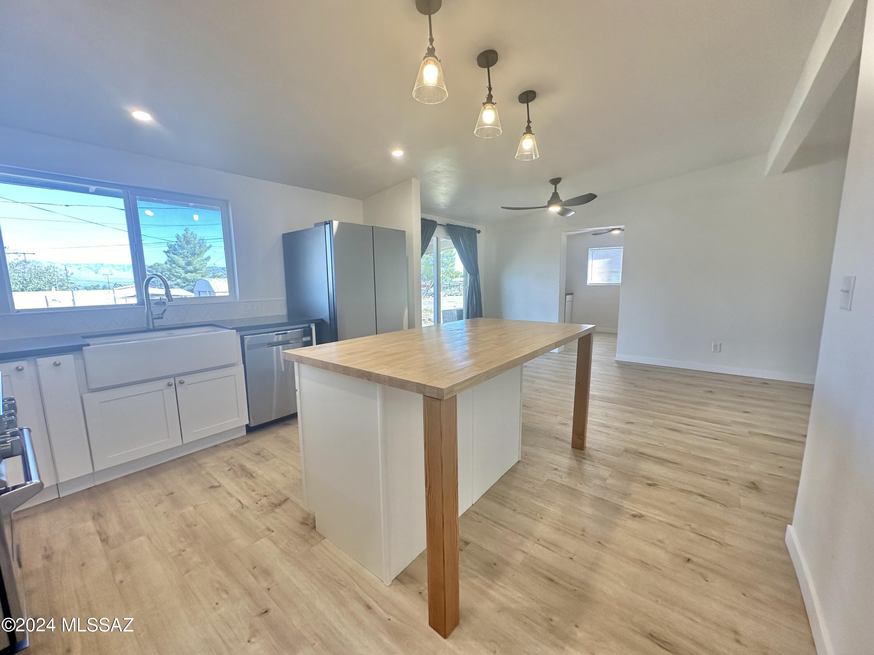 227 S Ave B