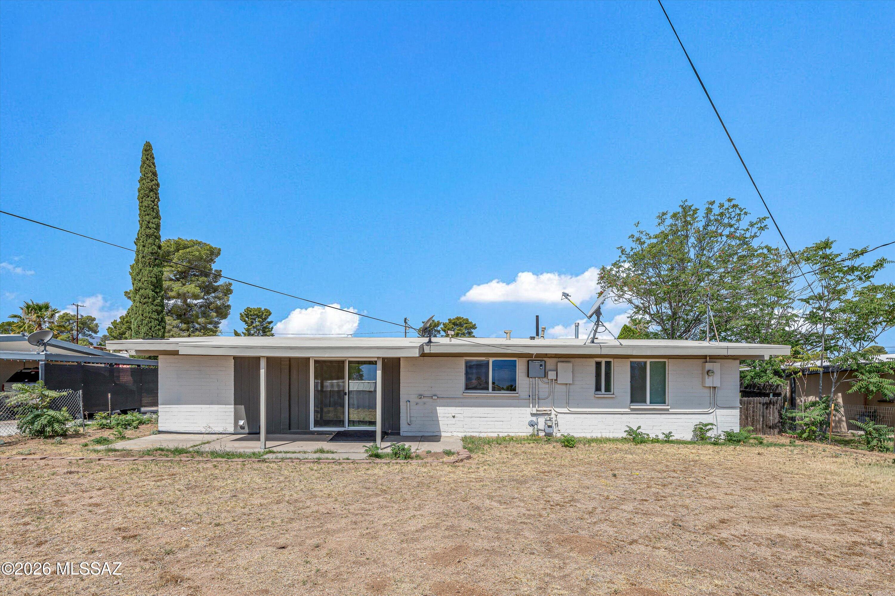 227 S Ave B