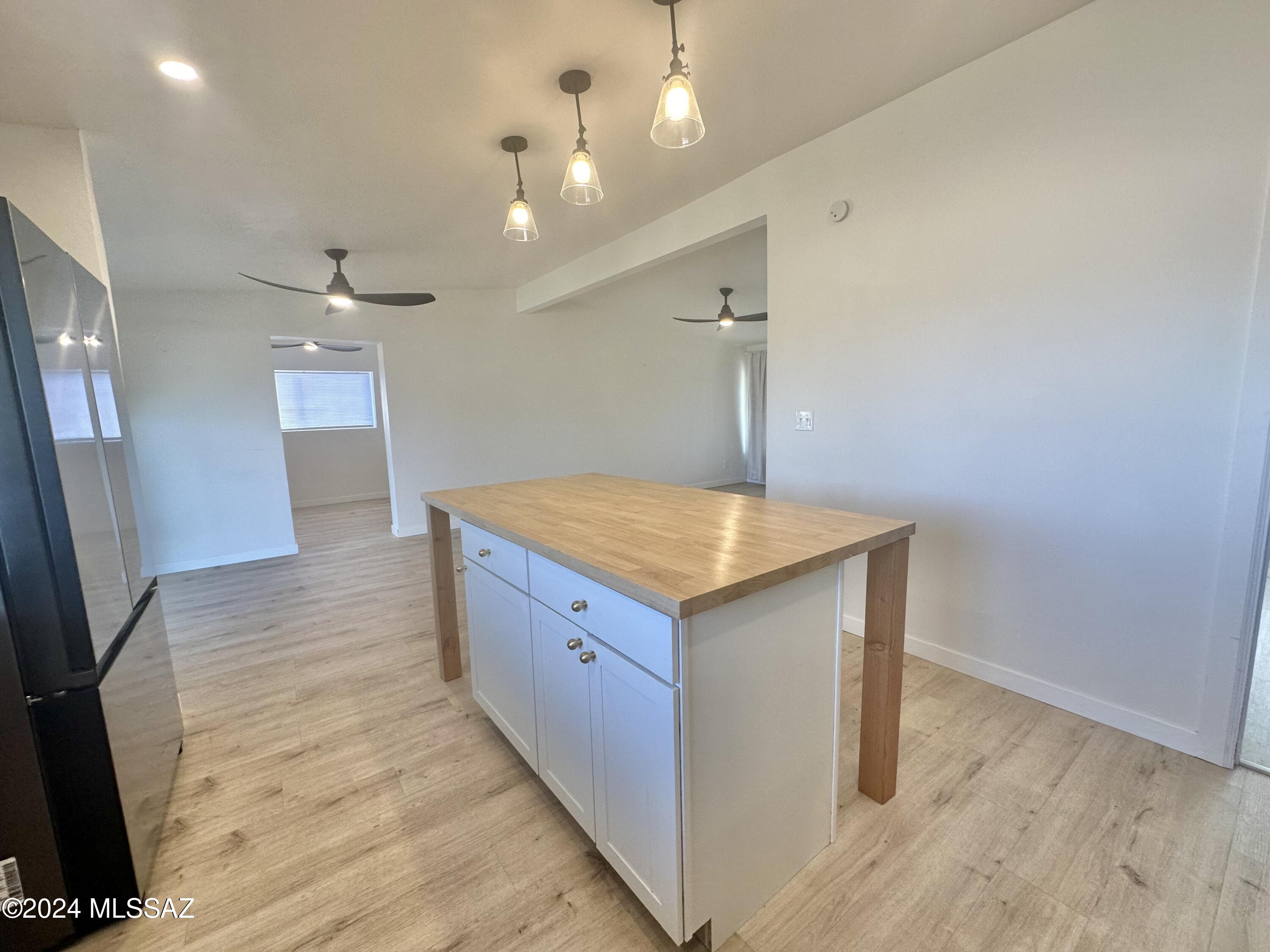 227 S Ave B