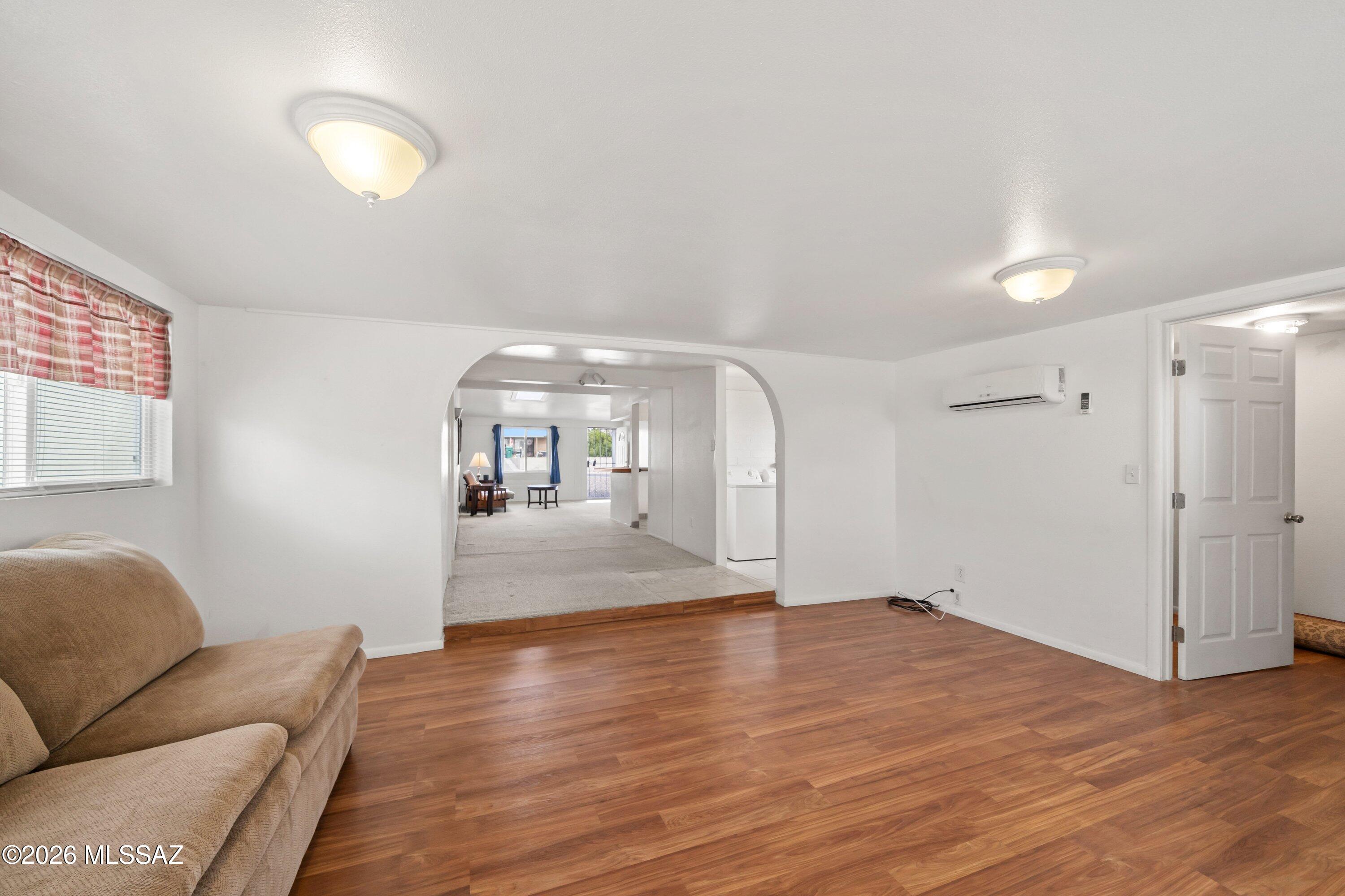 913 W Webb Drive