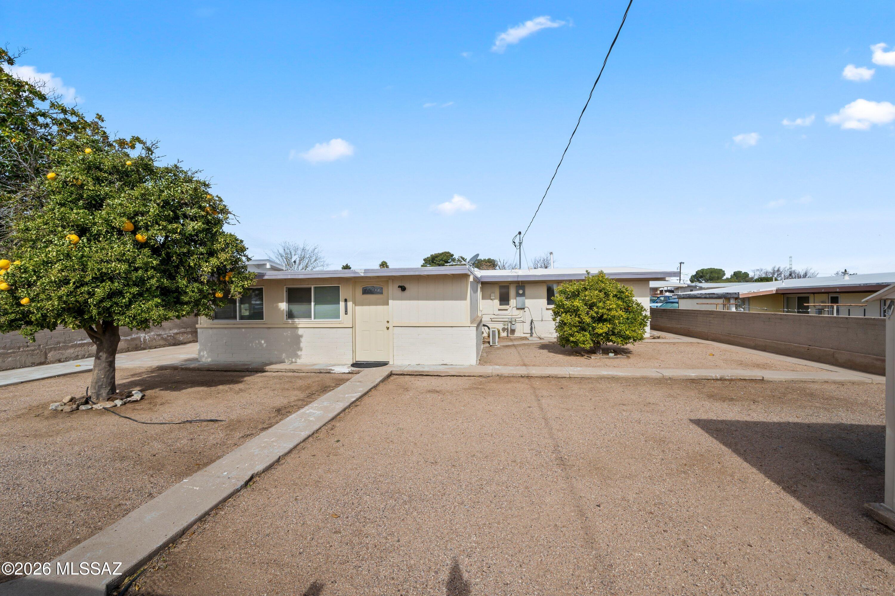 913 W Webb Drive