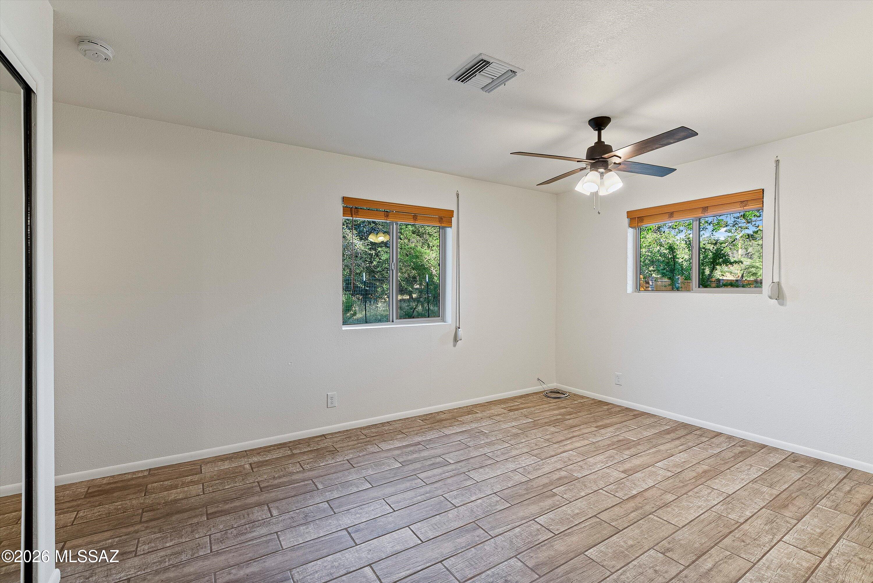 820 W Linda Vista Road